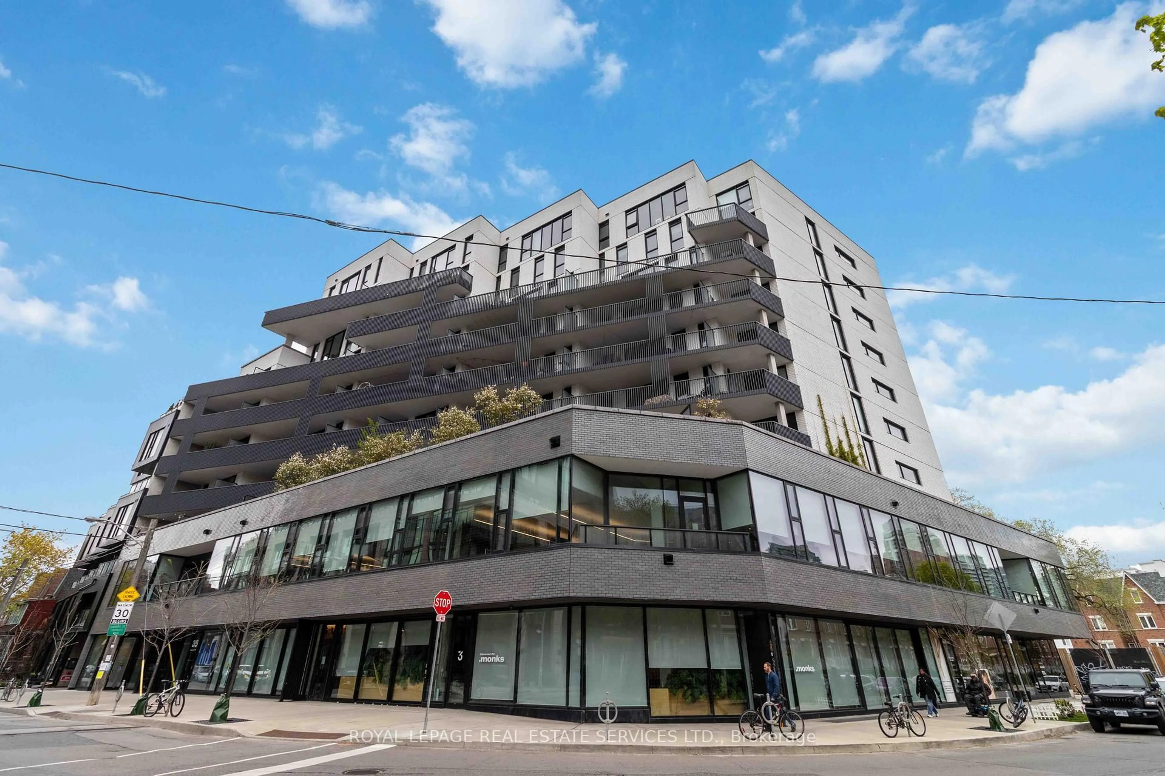 Patio, building for 41 Dovercourt Rd #805, Toronto Ontario M6J 0G6