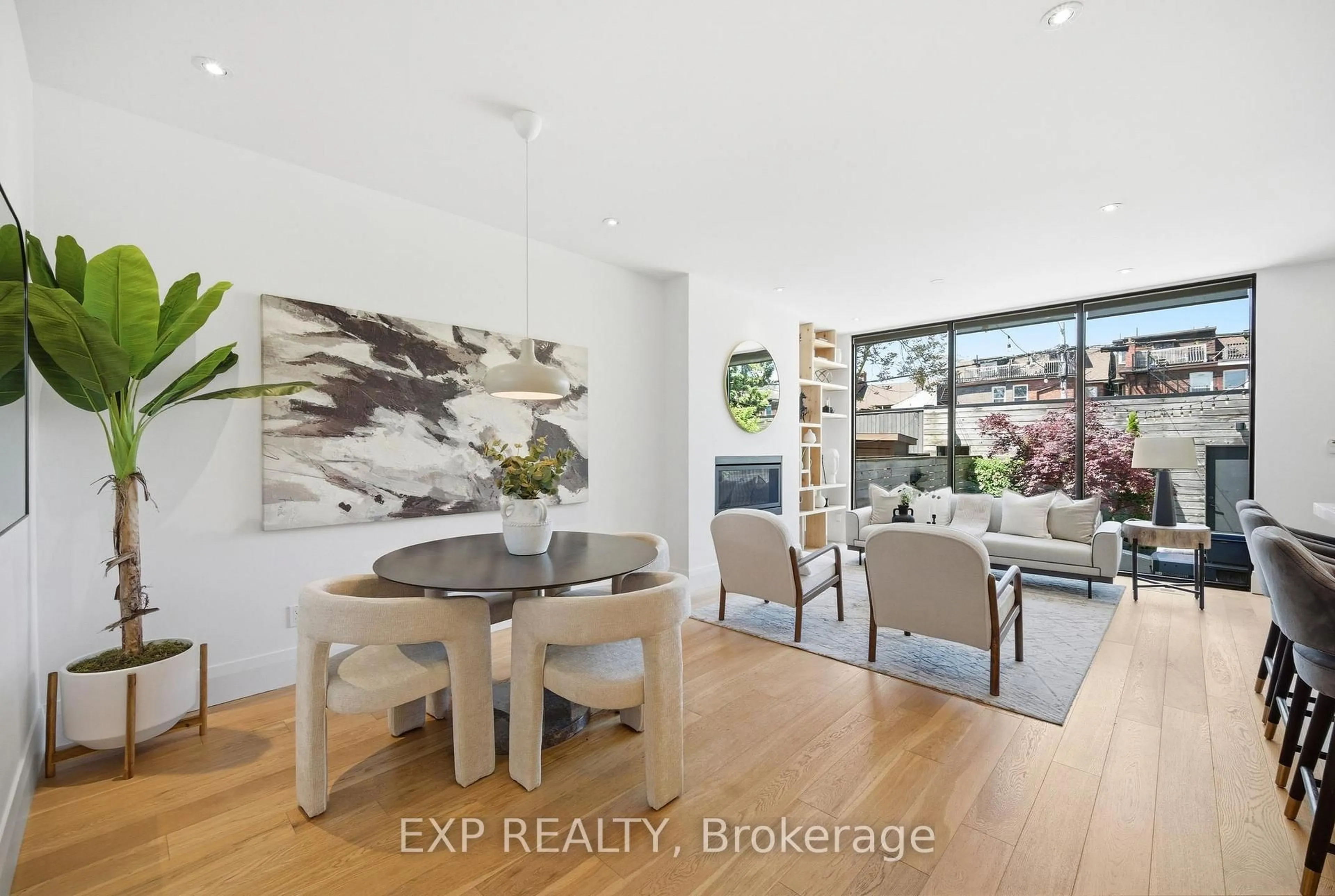Unknown for 188 Lippincott St #B, Toronto Ontario M5S 2P1