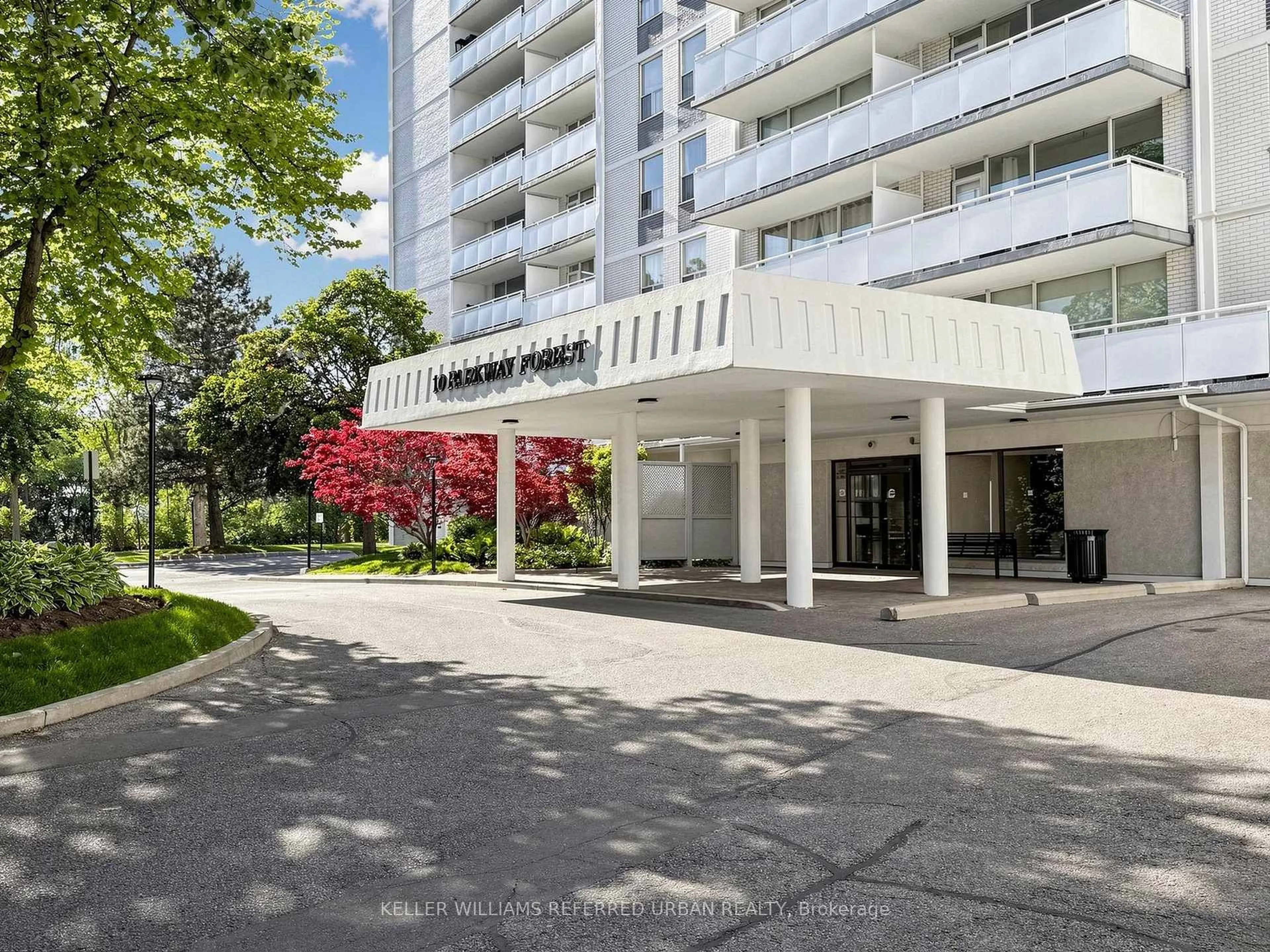 Indoor foyer for 10 Parkway Forest Dr #1111, Toronto Ontario M2J 1L3