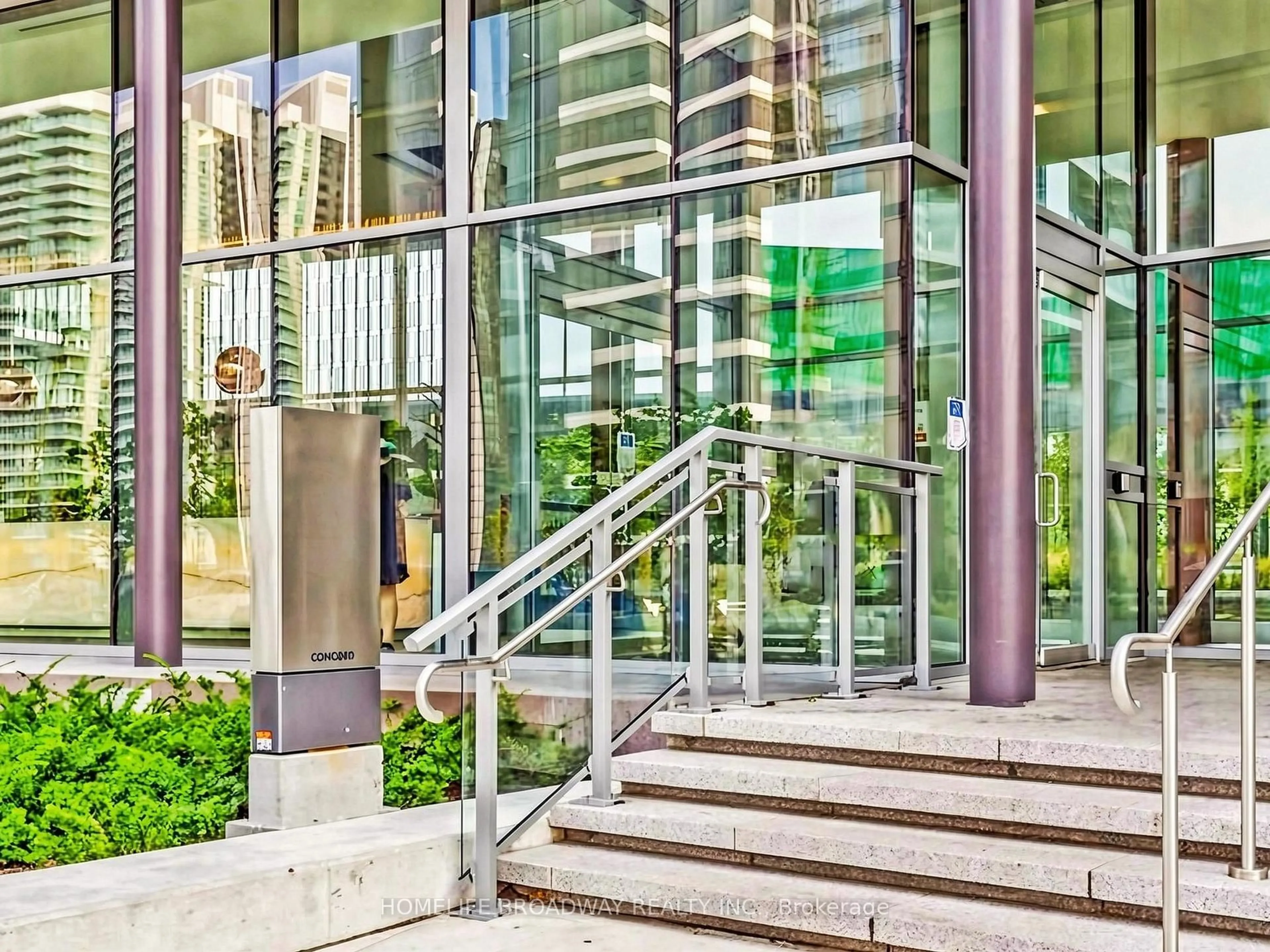 Indoor foyer for 117 Mcmahon Dr #1702, Toronto Ontario M2K 0E4