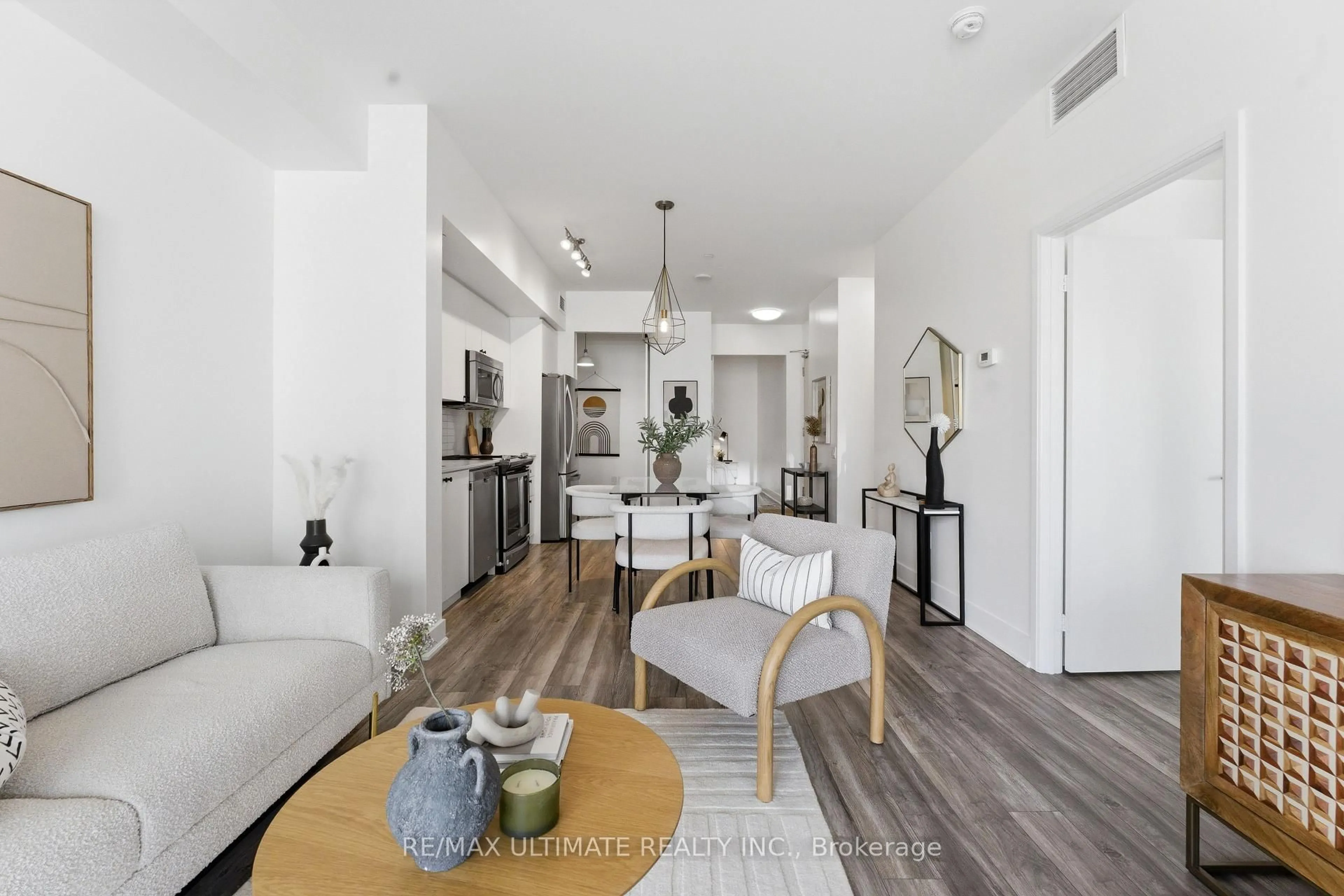 Unknown for 30 Roehampton Ave #618, Toronto Ontario M4P 0B9