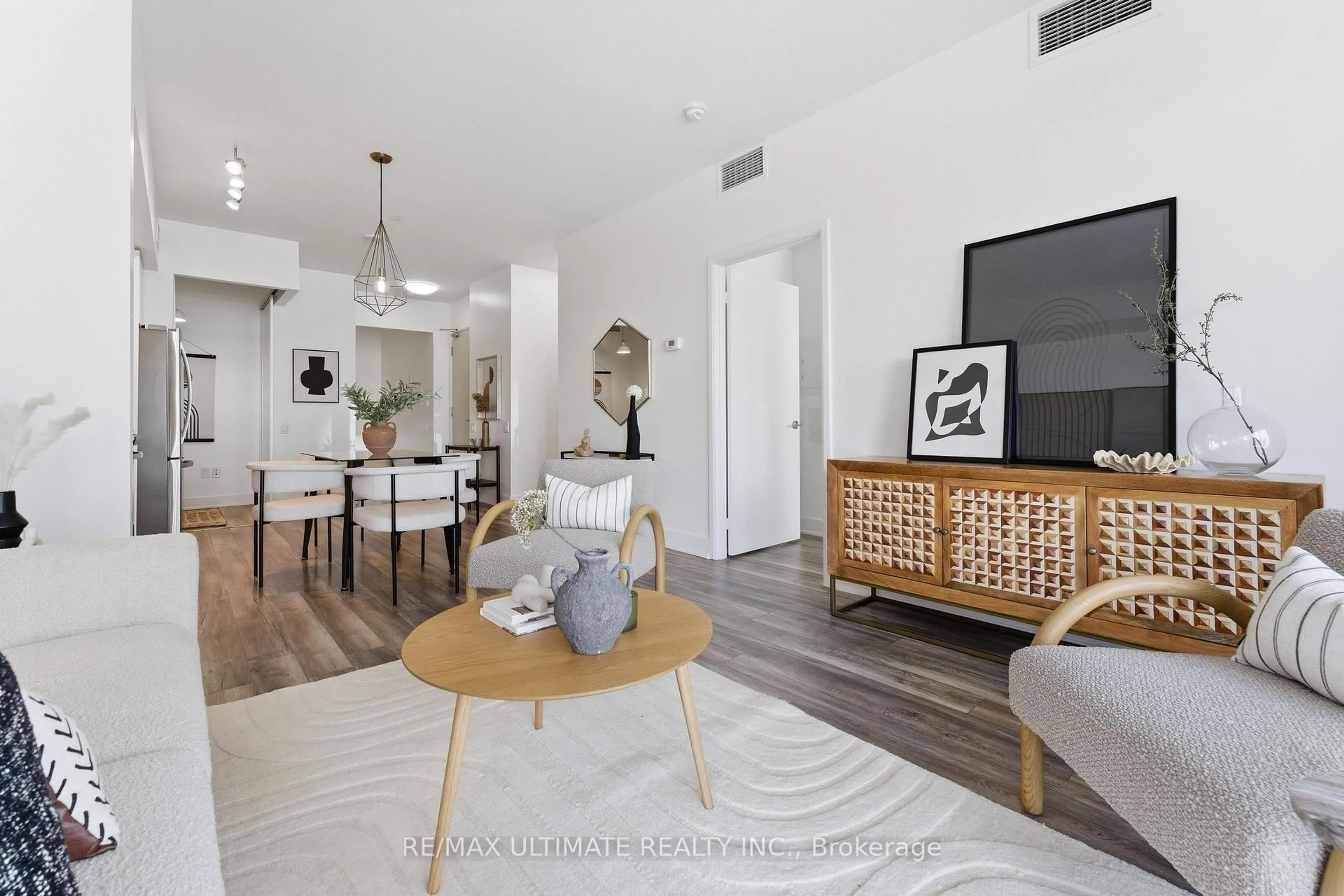 Unknown for 30 Roehampton Ave #618, Toronto Ontario M4P 0B9