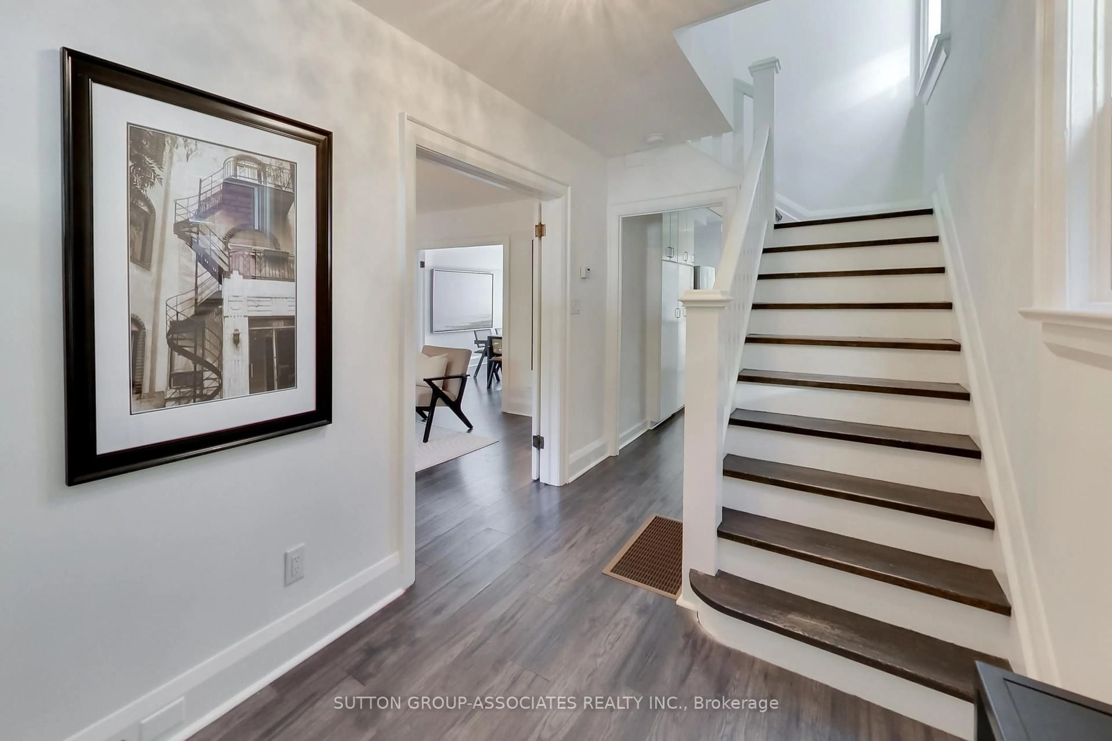 Indoor entryway for 38 Winona Dr, Toronto Ontario M6G 3S6