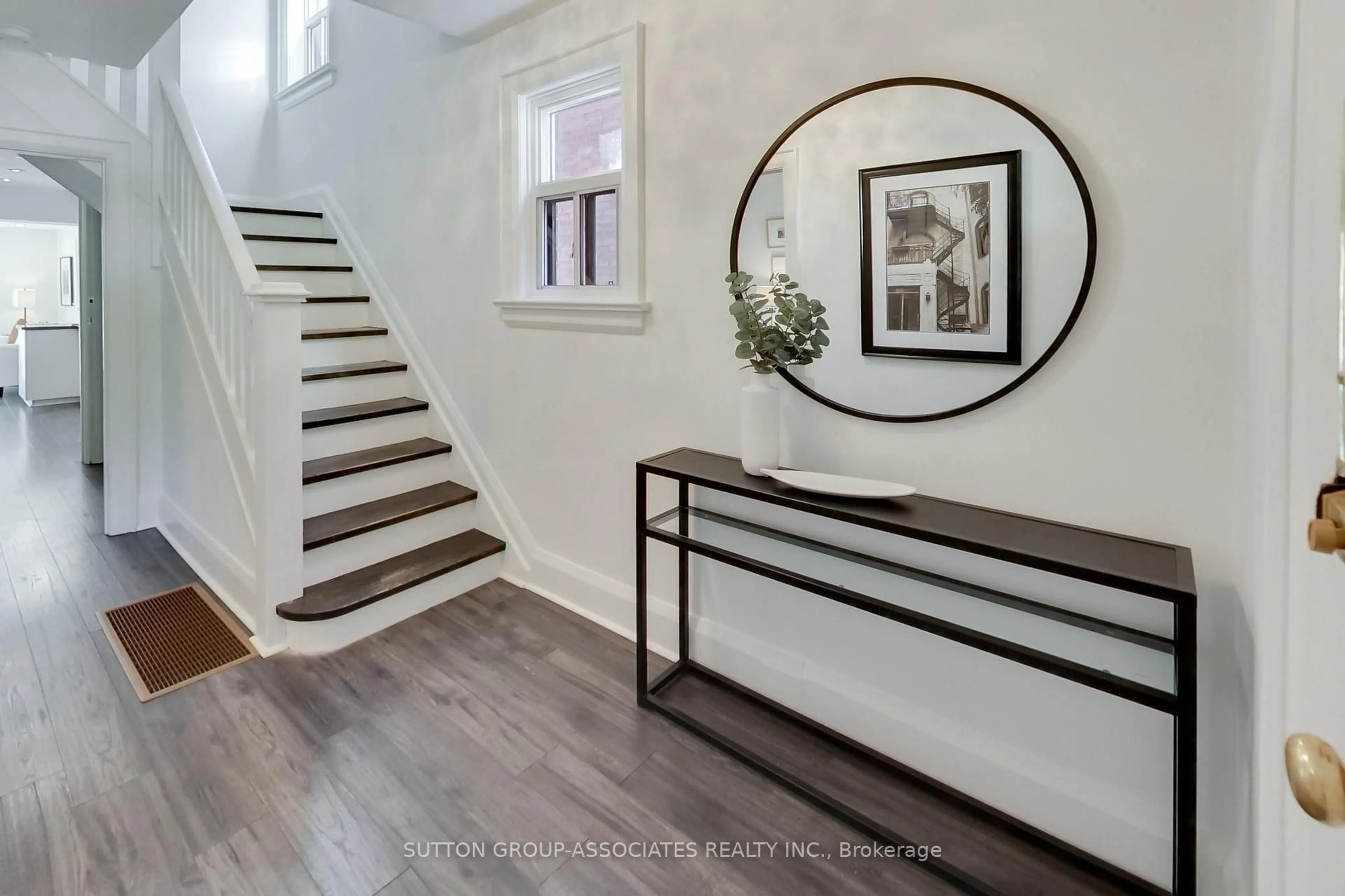 Indoor entryway for 38 Winona Dr, Toronto Ontario M6G 3S6