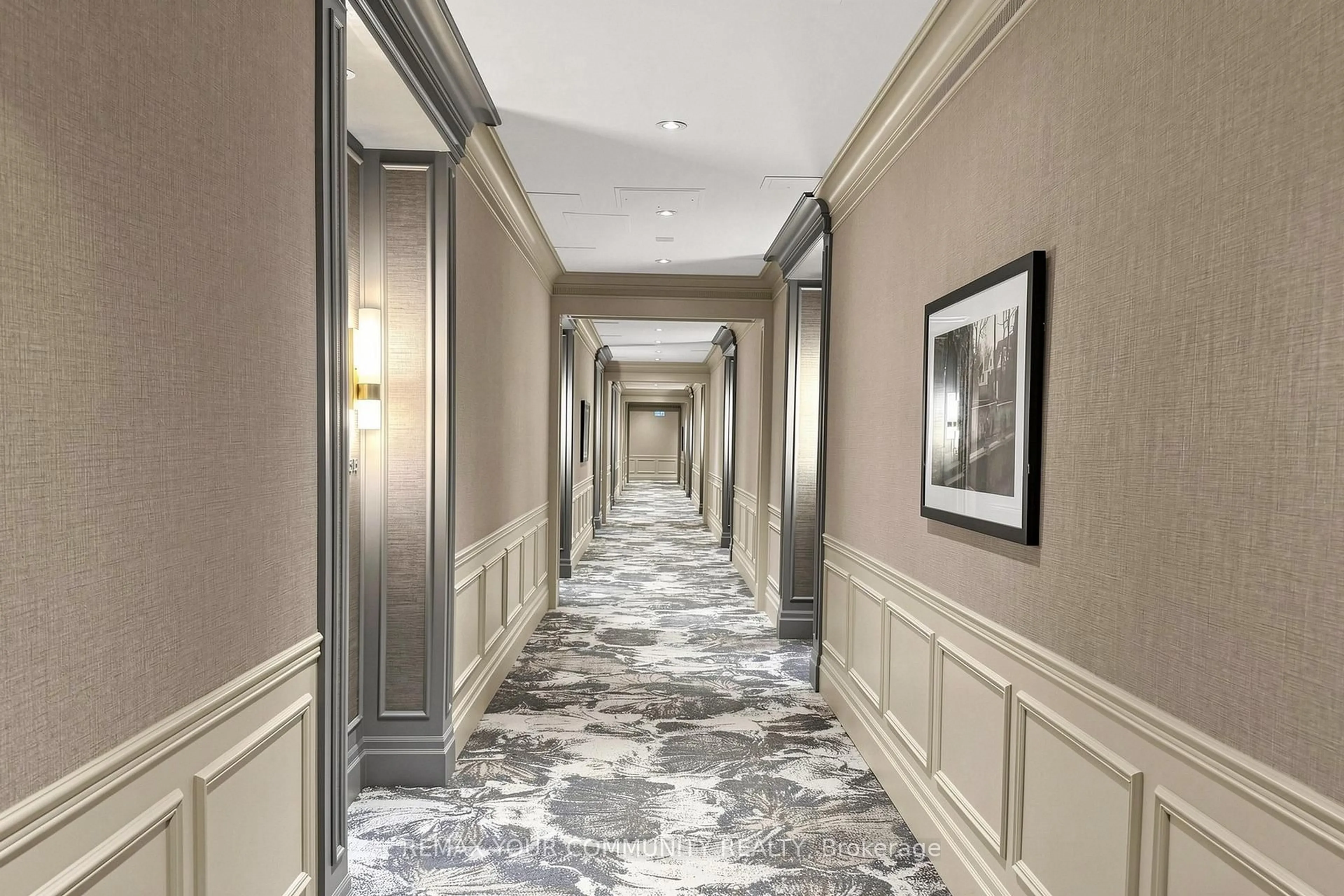 Indoor foyer for 21 Burkebrook Pl #312, Toronto Ontario M4G 0A2