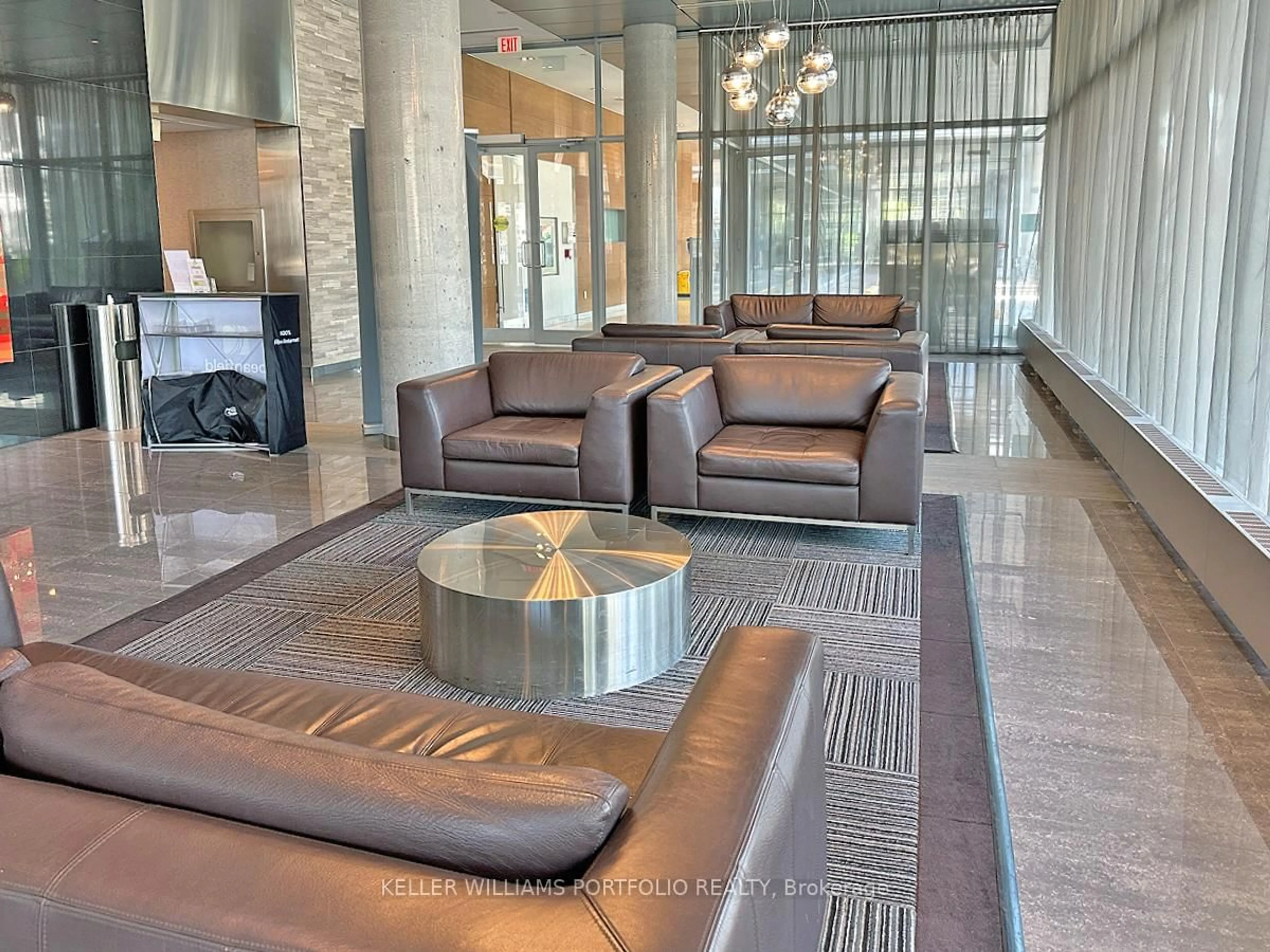 Lobby for 4K Spadina Ave #1618, Toronto Ontario M5V 3Y9