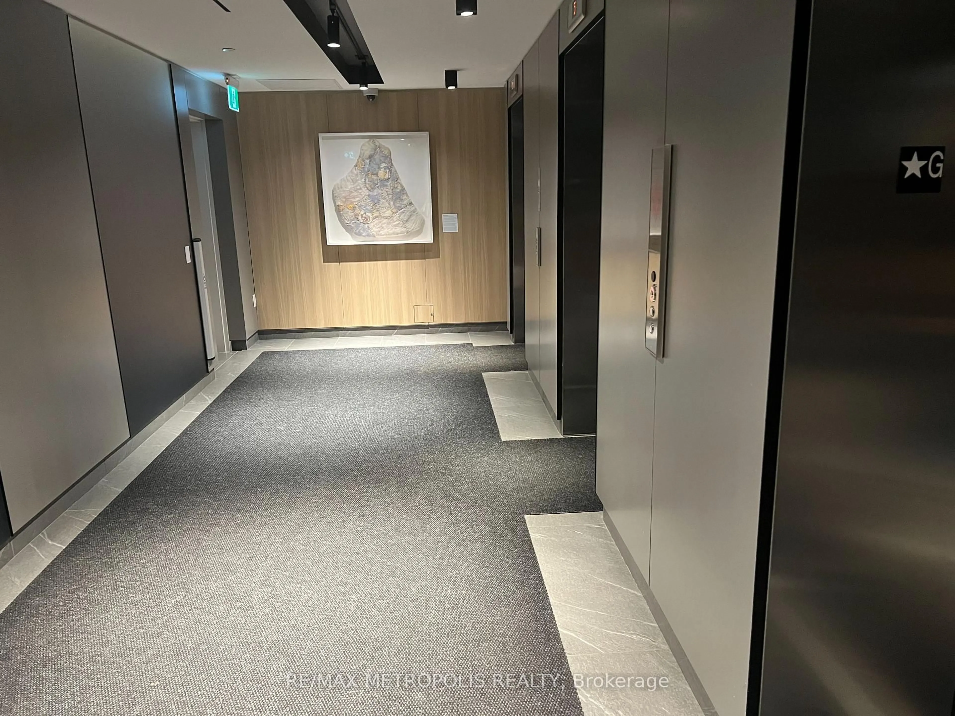 Indoor foyer for 225 Sumach St #2003W, Toronto Ontario M5A 0P8