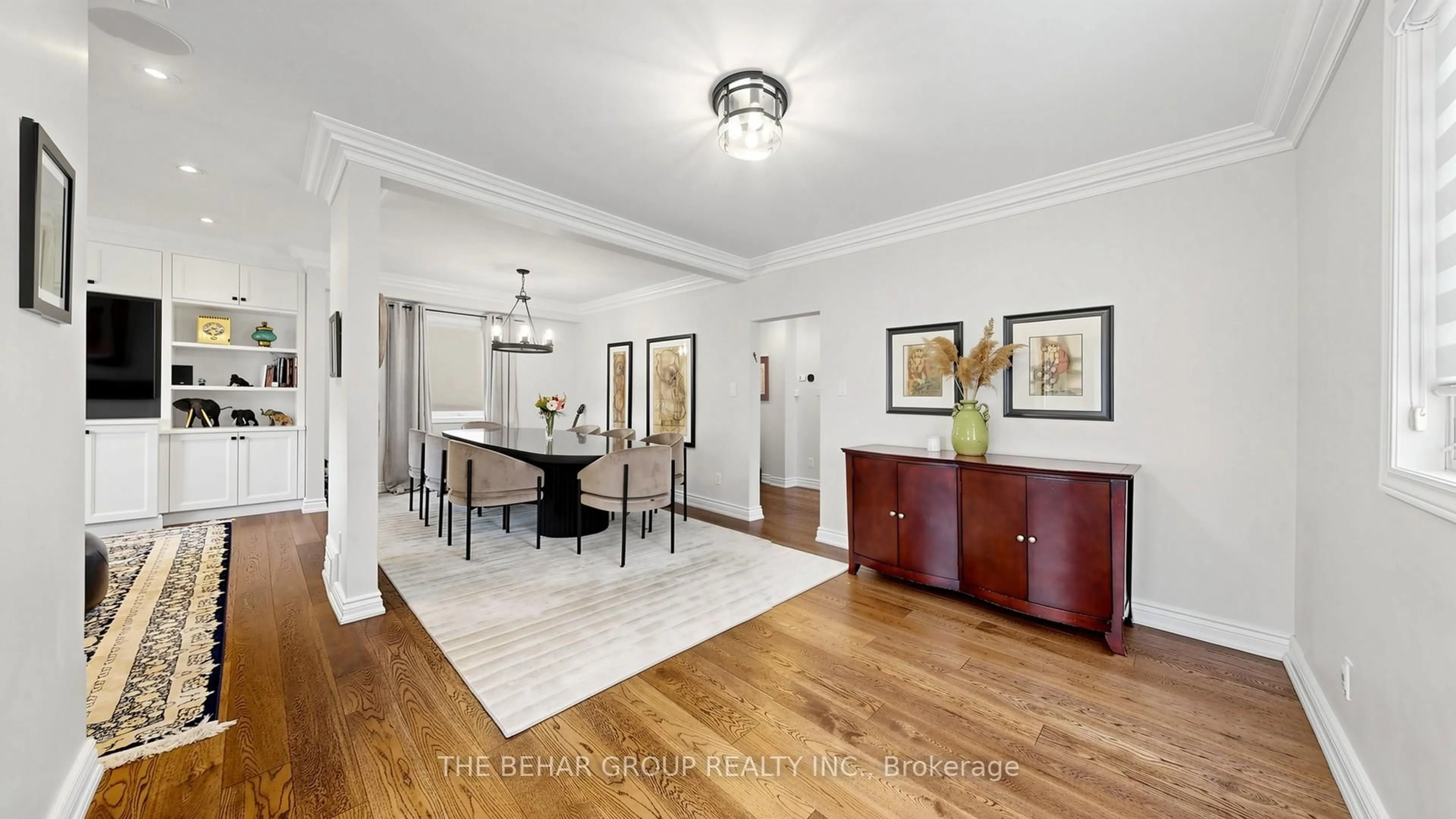 Indoor foyer for 101 Gorman Park Rd, Toronto Ontario M3H 3K7