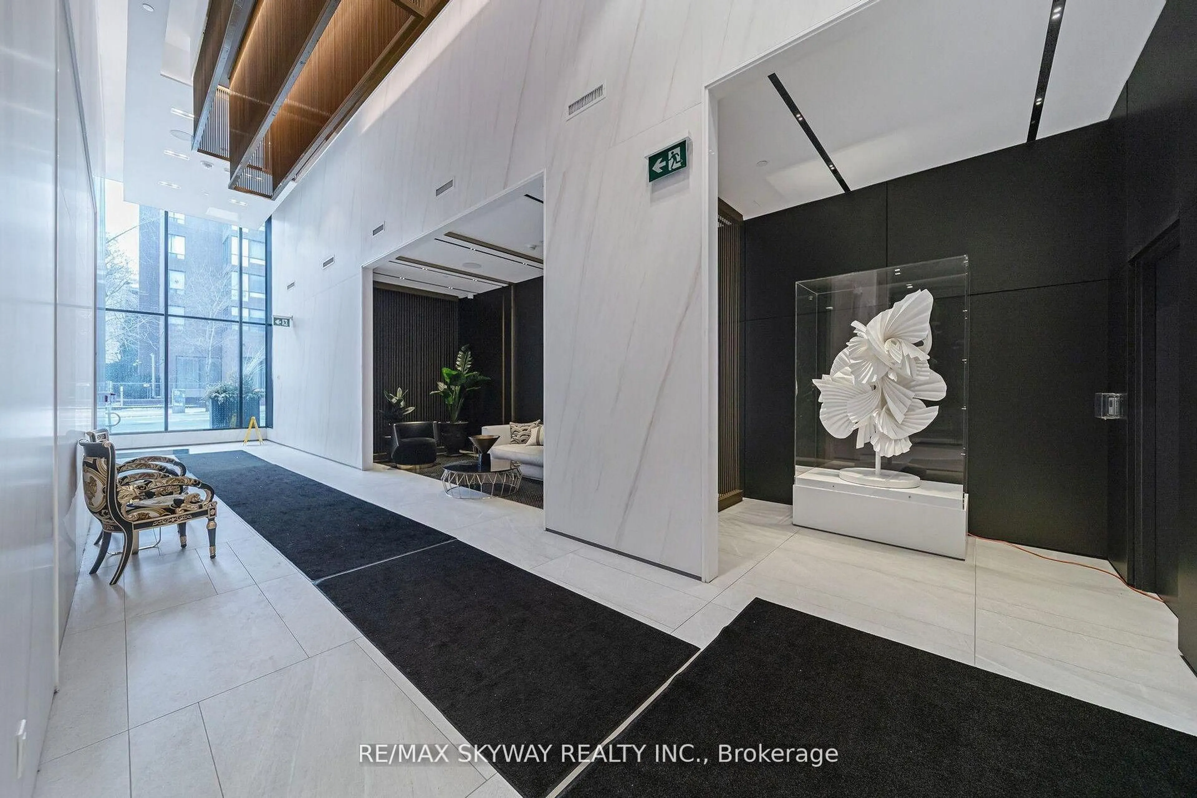 Indoor foyer for 319 Jarvis St #2101, Toronto Ontario M5B 0C8