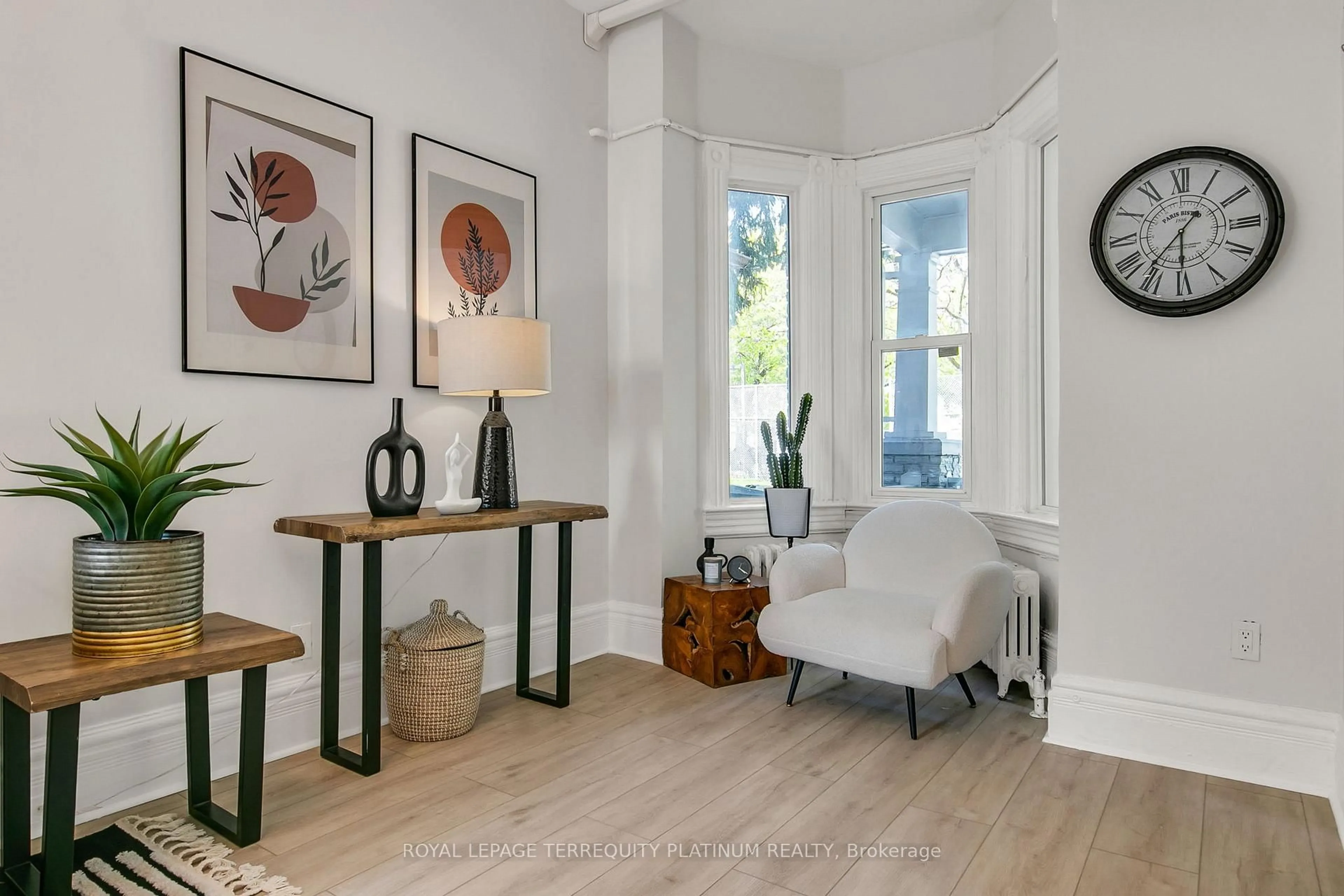 Indoor entryway for 405 Brock Ave, Toronto Ontario M6H 3N6