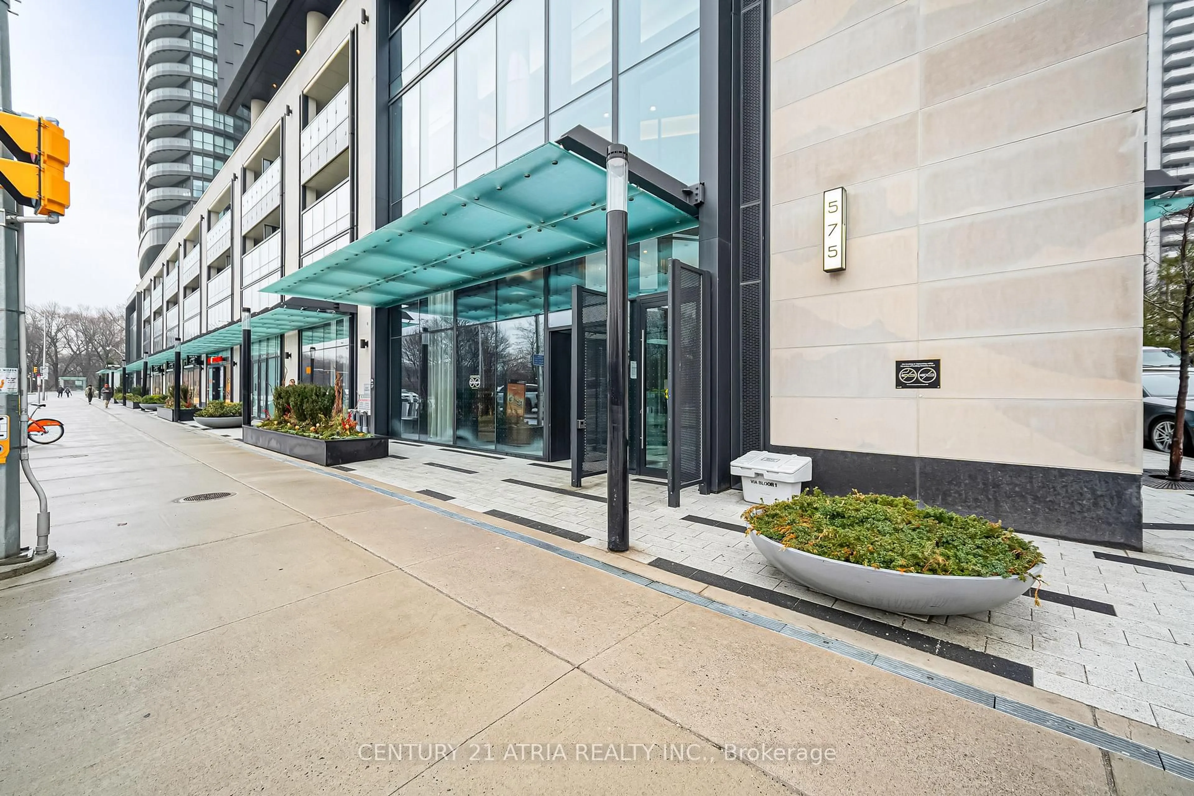 Indoor foyer for 575 Bloor St #3308, Toronto Ontario M4W 0B2