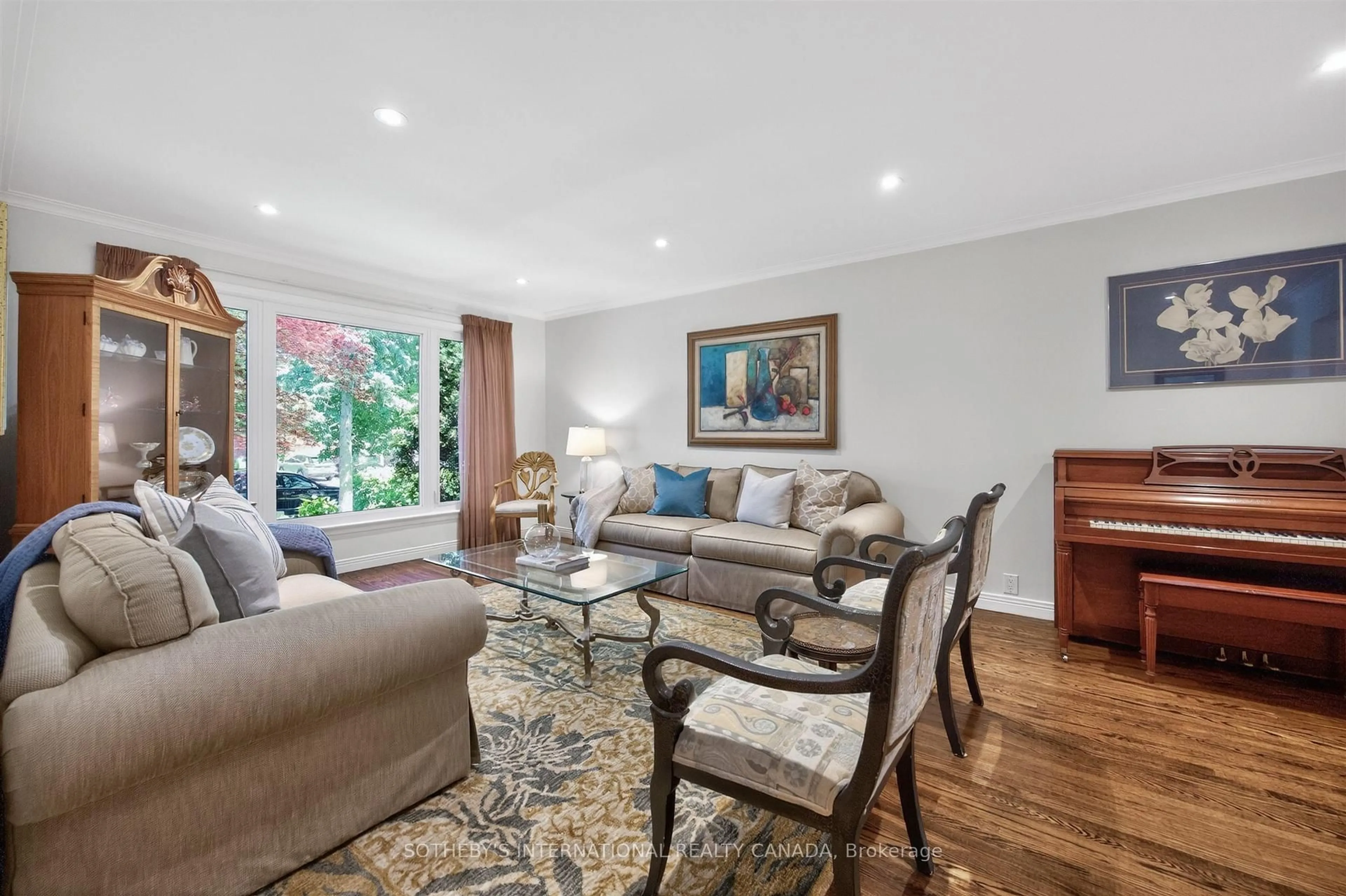 Living room with furniture, unknown for 25 Gossamer Ave, Toronto Ontario M2M 2X3