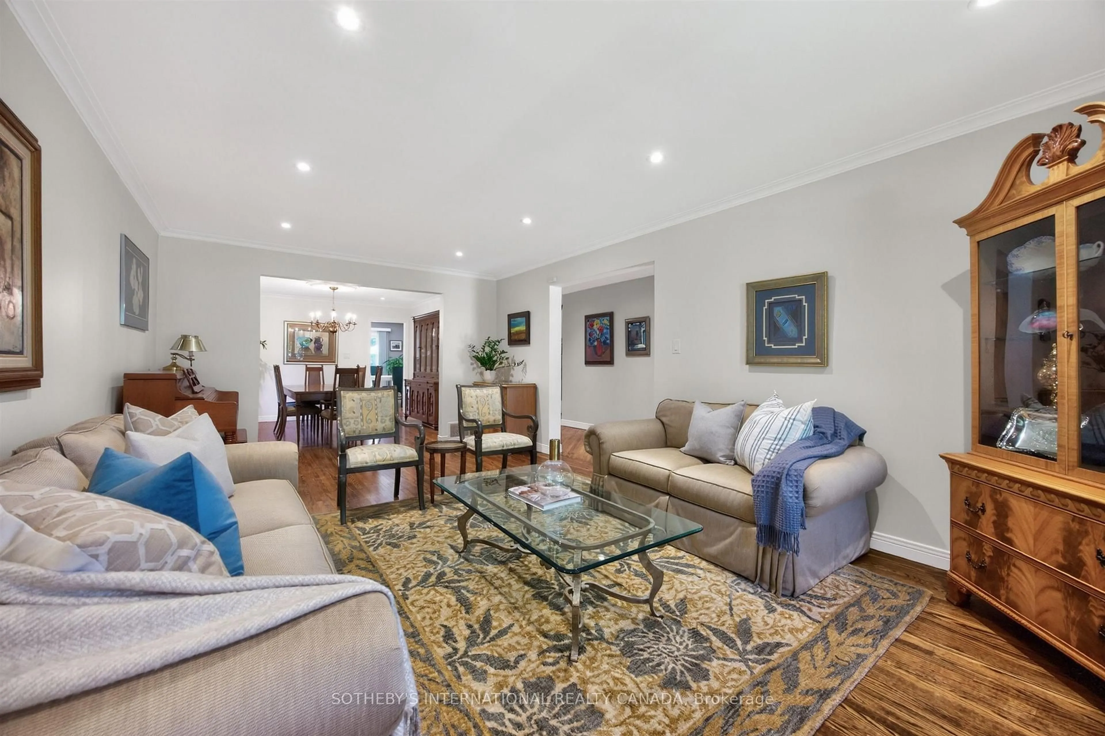 Living room with furniture, unknown for 25 Gossamer Ave, Toronto Ontario M2M 2X3