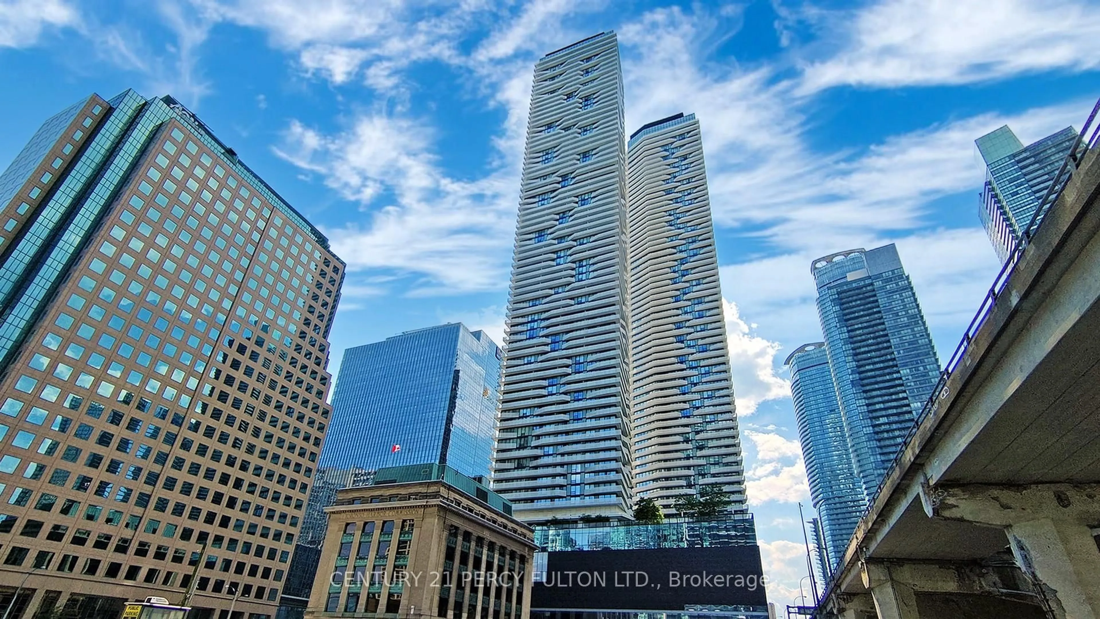 Unknown for 100 Harbour St #6901, Toronto Ontario M5J 0B5