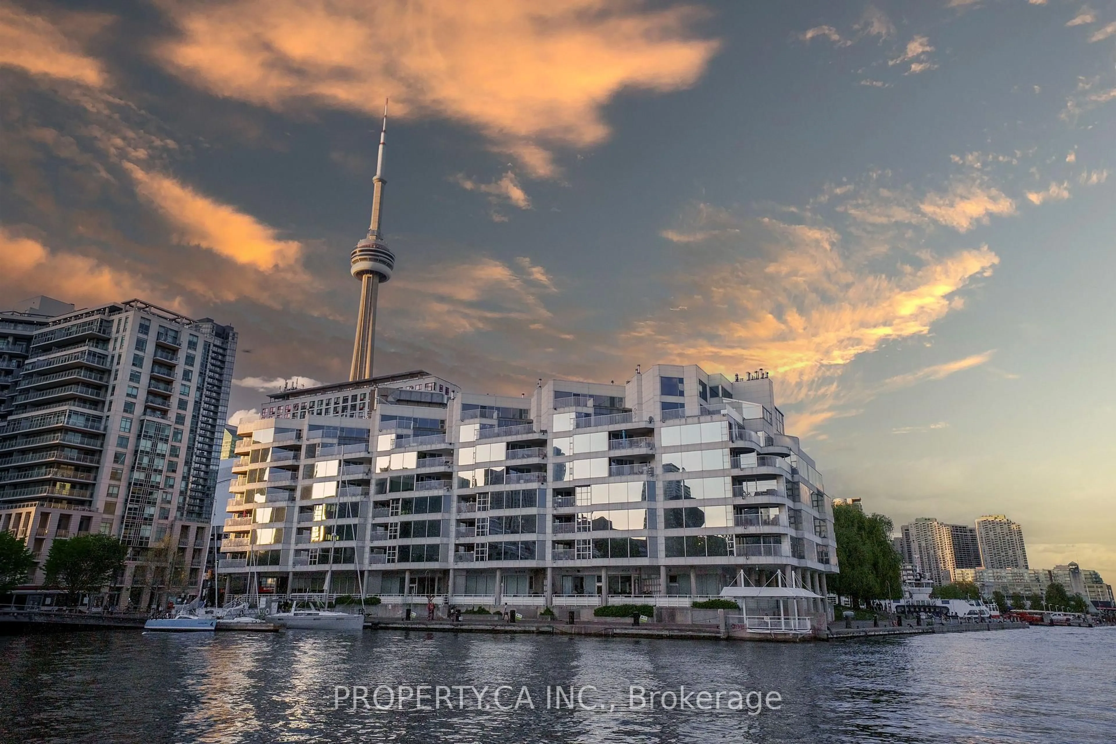 Blurry image for 401 Queens Quay #707, Toronto Ontario M5V 2Y2
