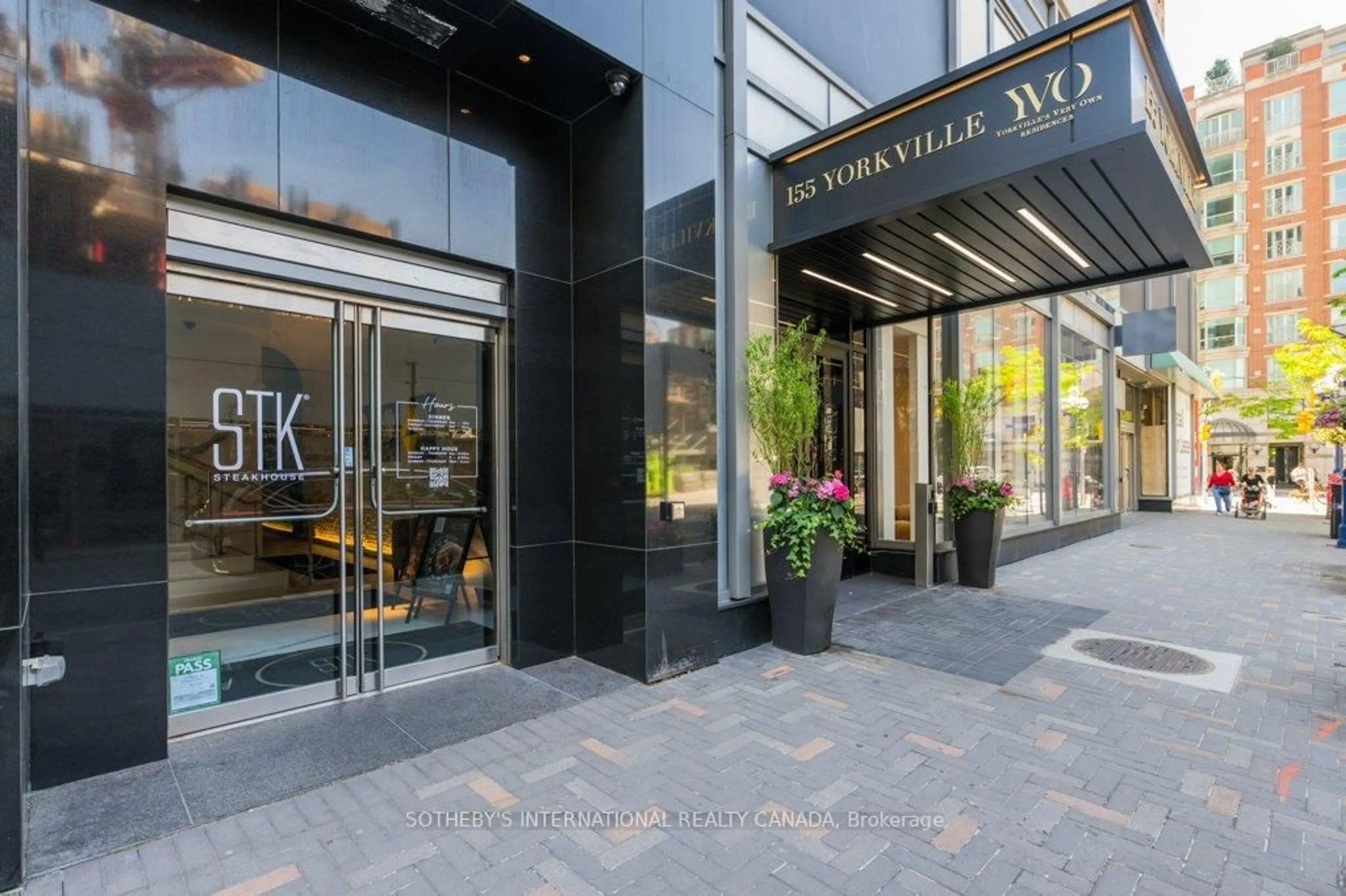Indoor foyer for 155 Yorkville Ave #409, Toronto Ontario M5R 0B4
