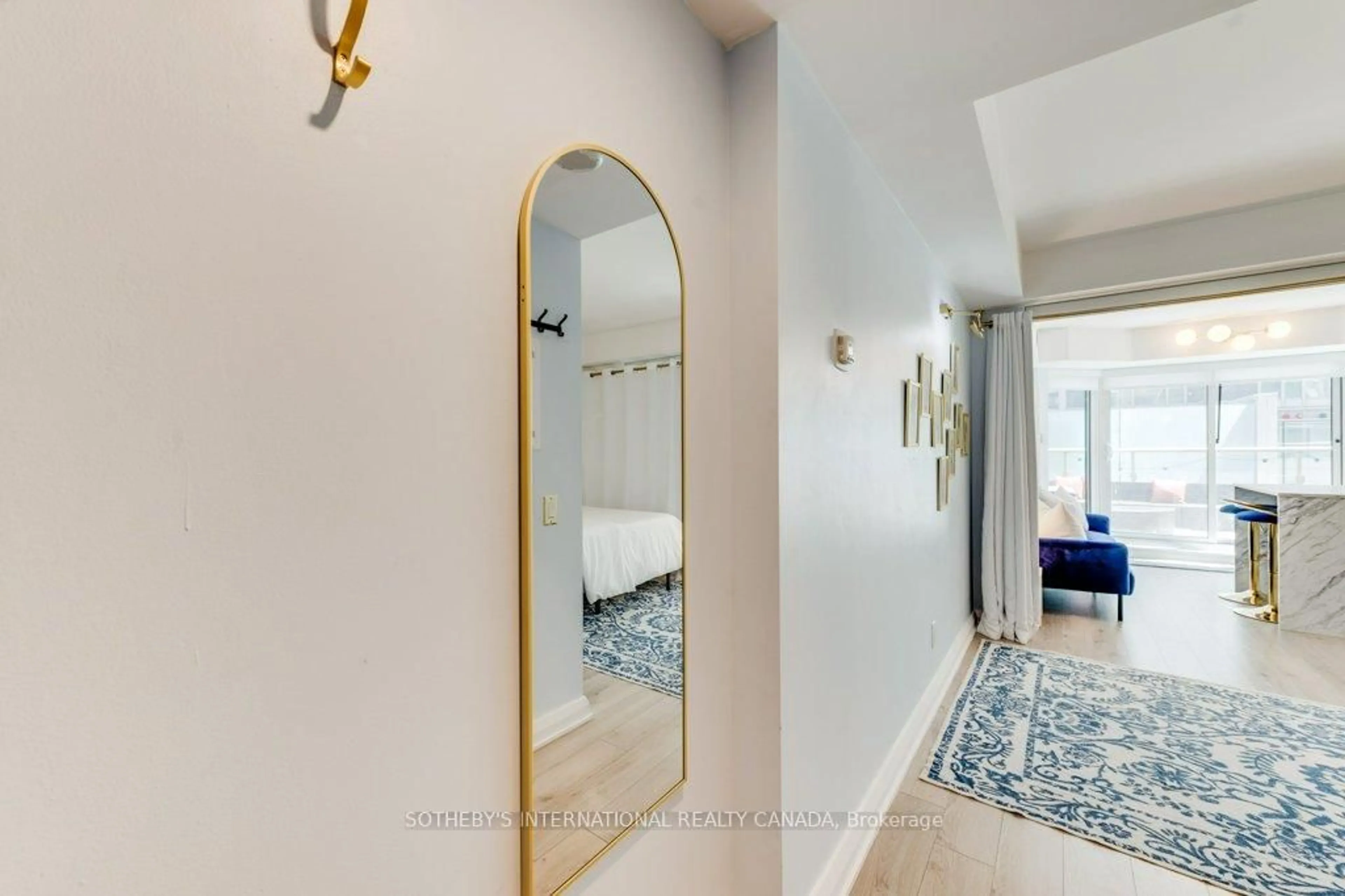 Indoor foyer for 155 Yorkville Ave #409, Toronto Ontario M5R 0B4
