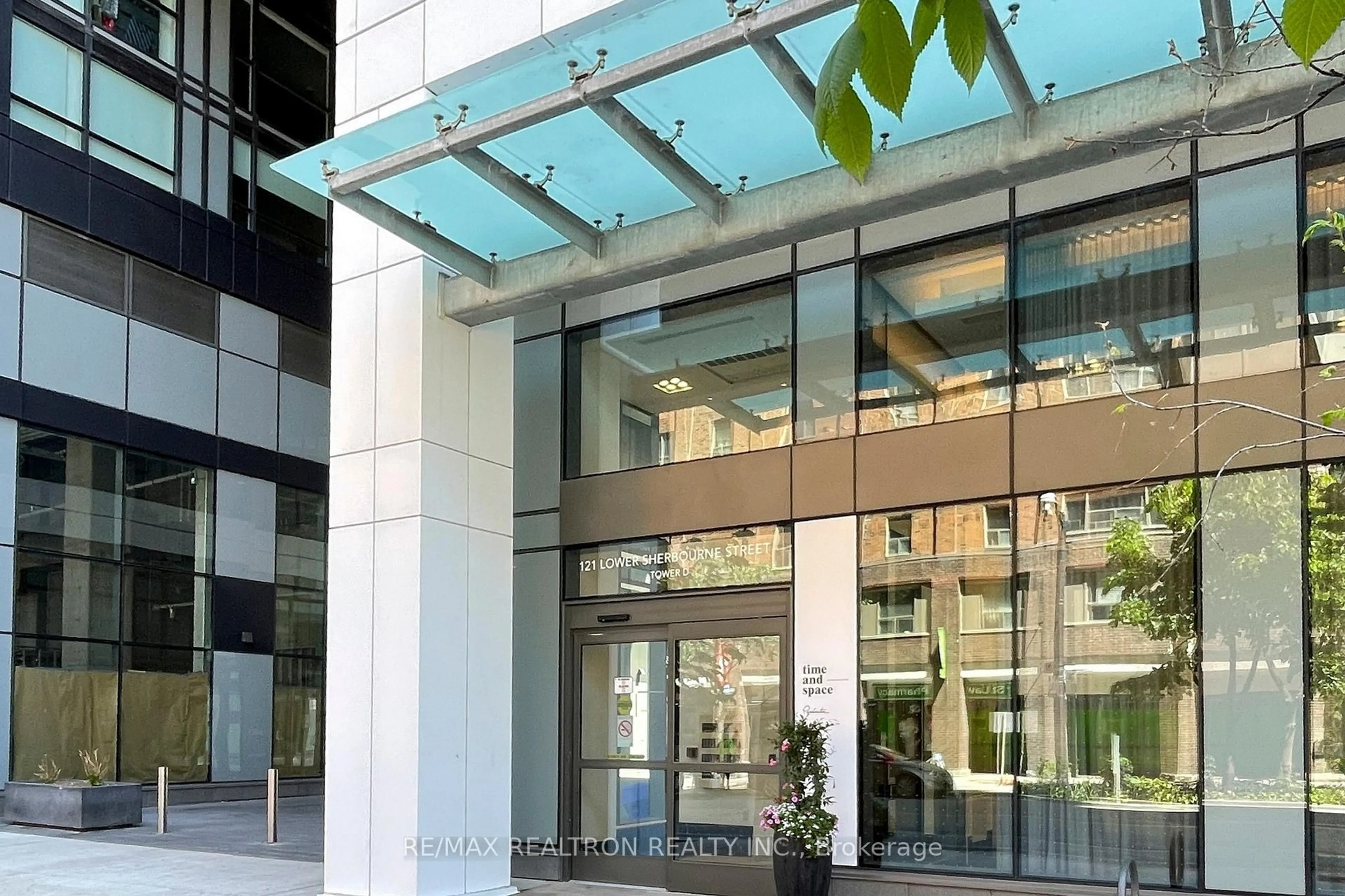 Indoor foyer for 121 Lower Sherbourne St #226, Toronto Ontario M5A 0W8