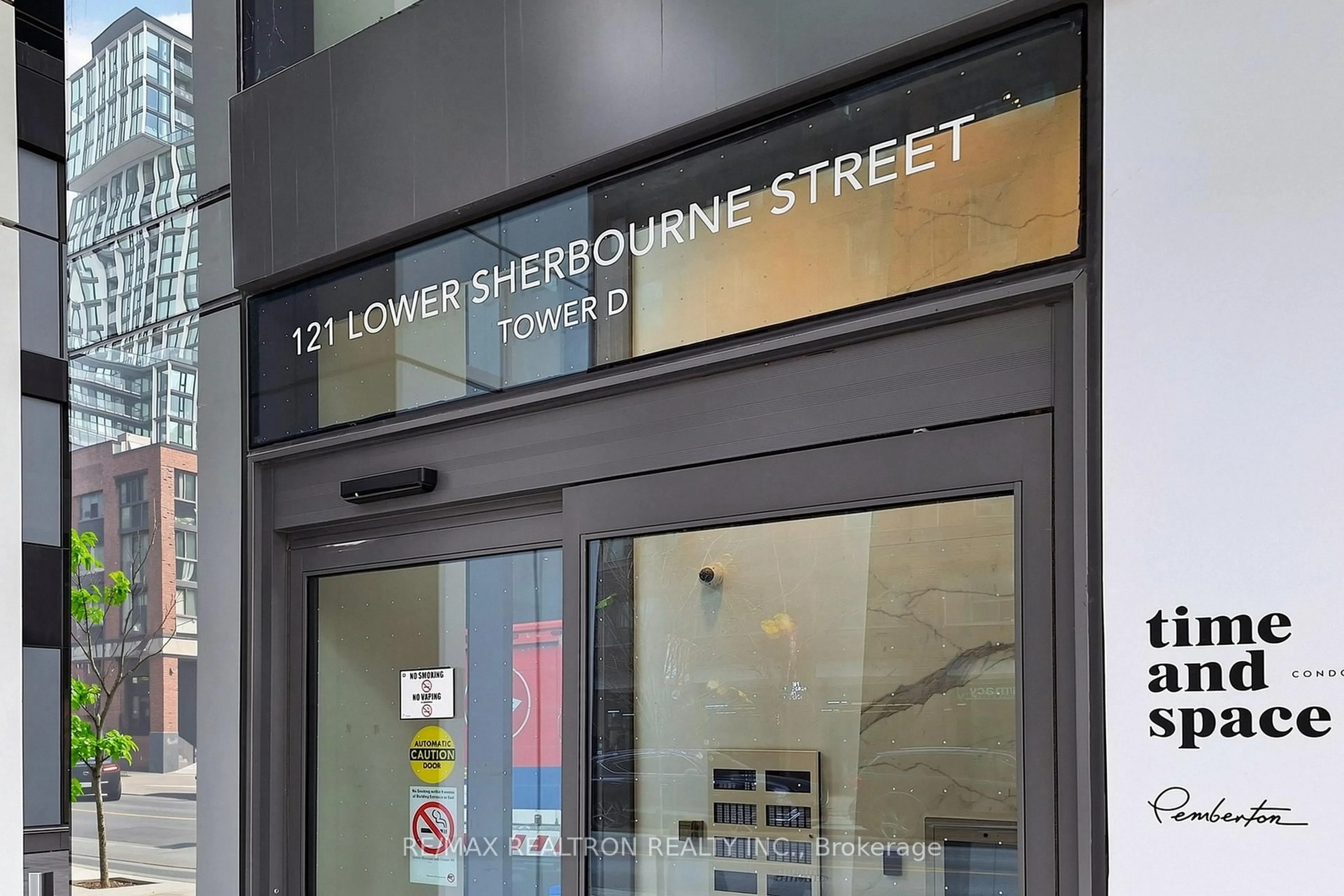 Indoor foyer for 121 Lower Sherbourne St #226, Toronto Ontario M5A 0W8
