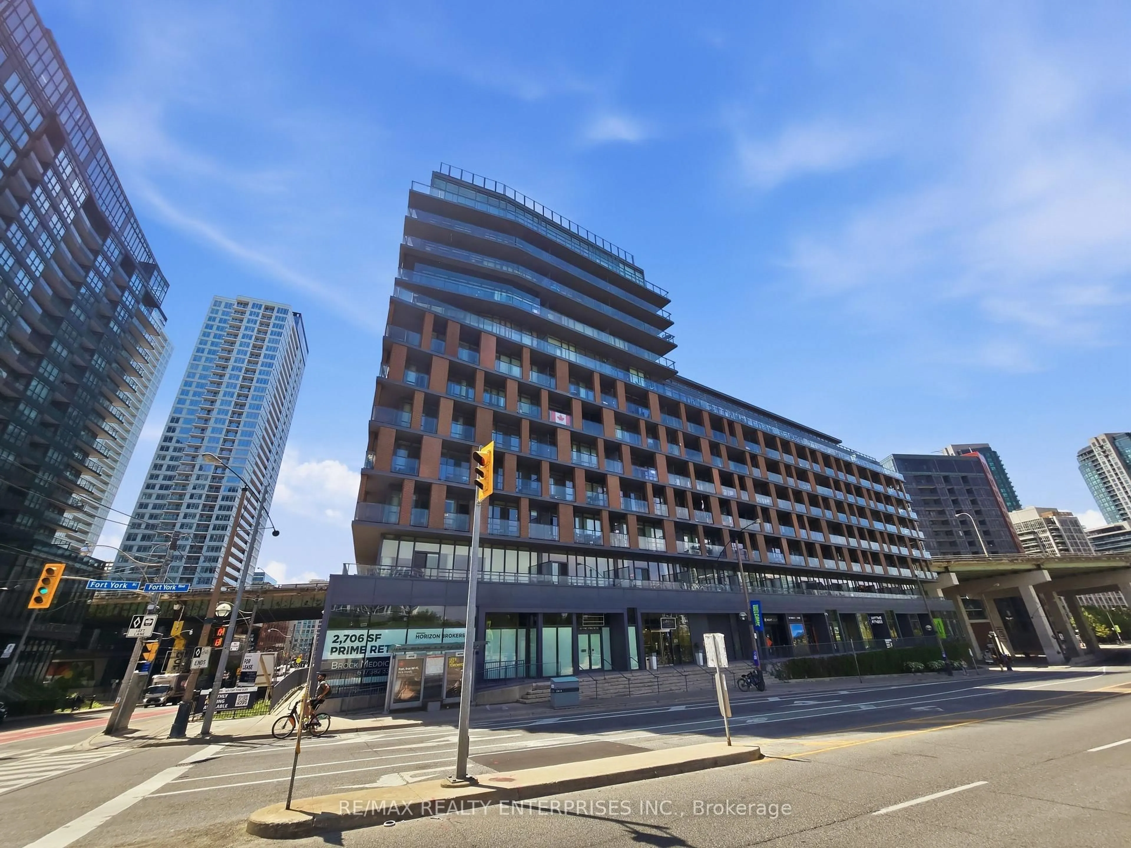 Blurry image for 169 Fort York Blvd #722, Toronto Ontario M5V 0C8