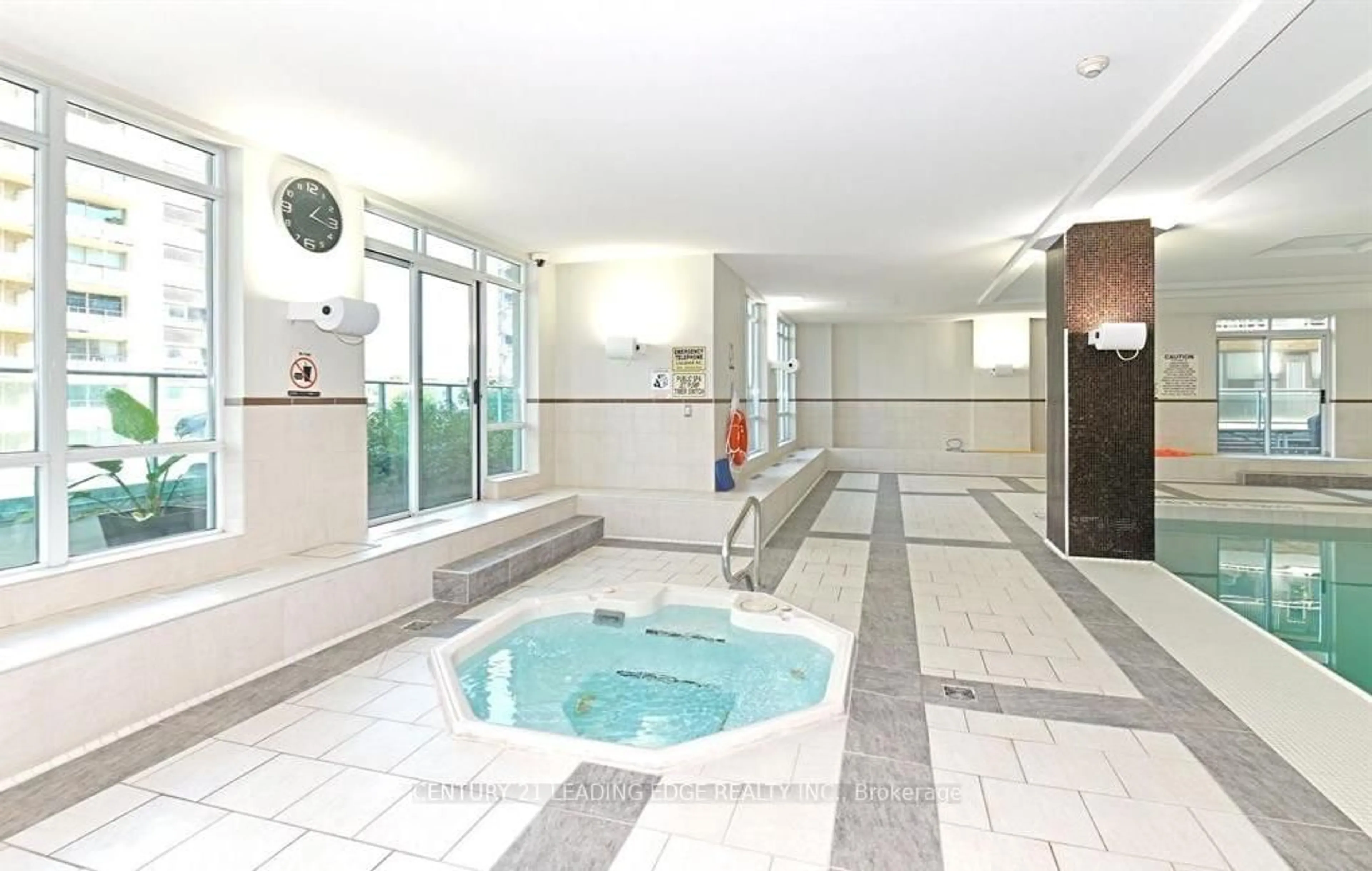 Pool for 212 Eglinton Ave #1012, Toronto Ontario M4P 0A3