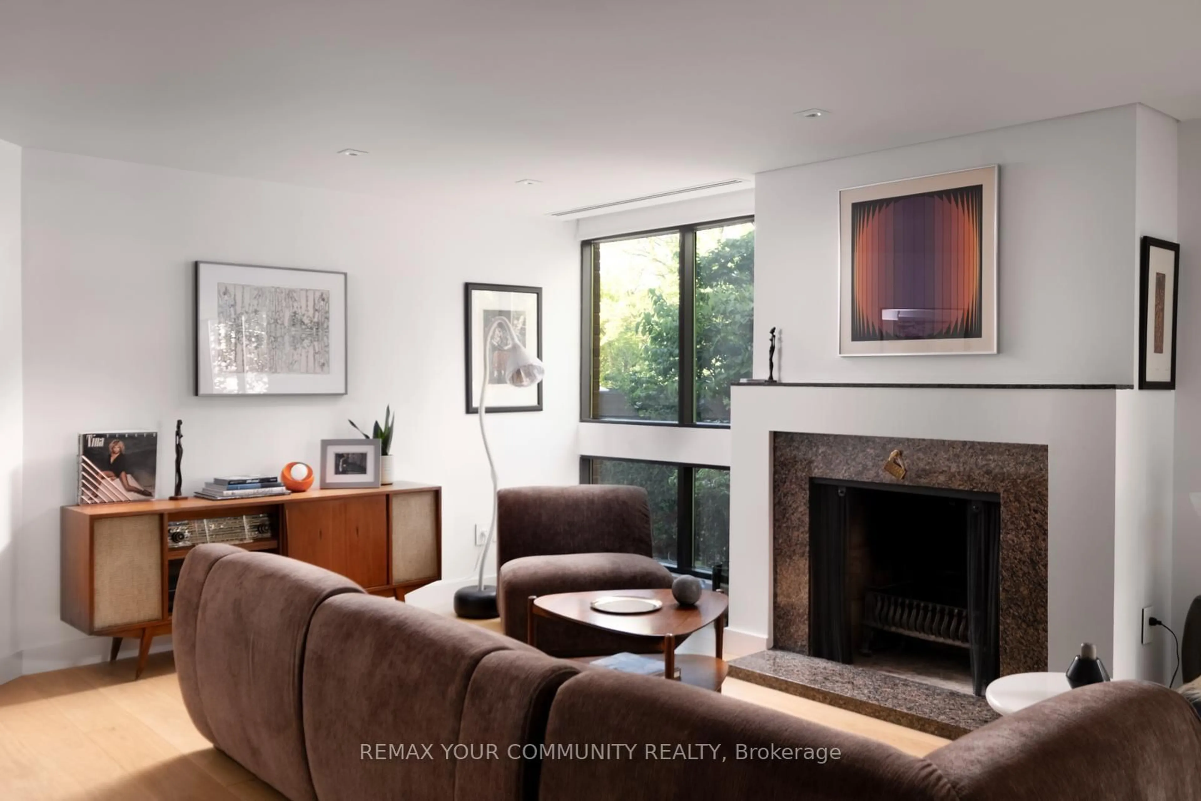 Living room with furniture, unknown for 349 St Clair Ave #109, Toronto Ontario M5P 1N3
