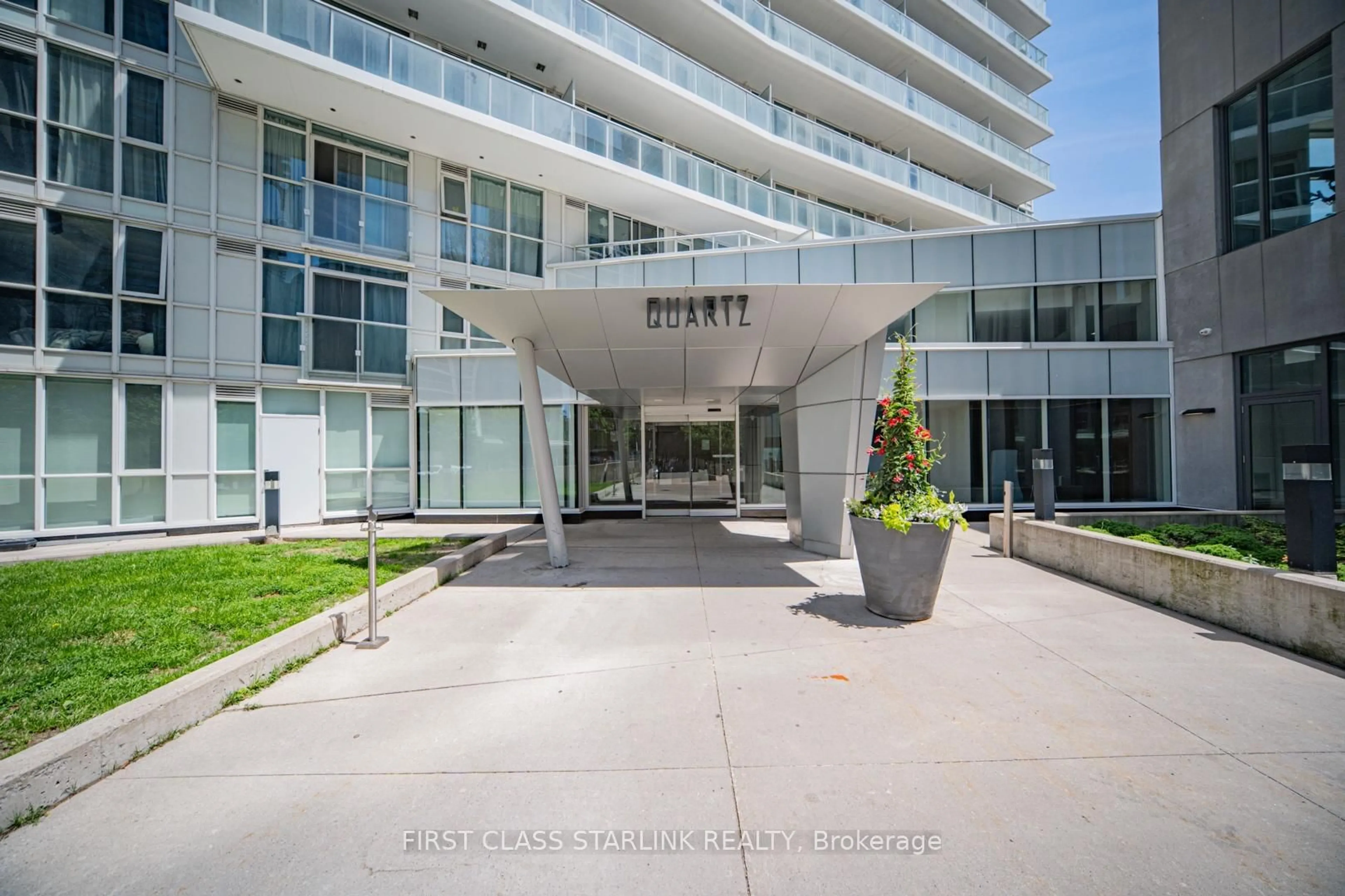 Indoor foyer for 75 Queenswharf Rd #4602, Toronto Ontario M5V 0J8