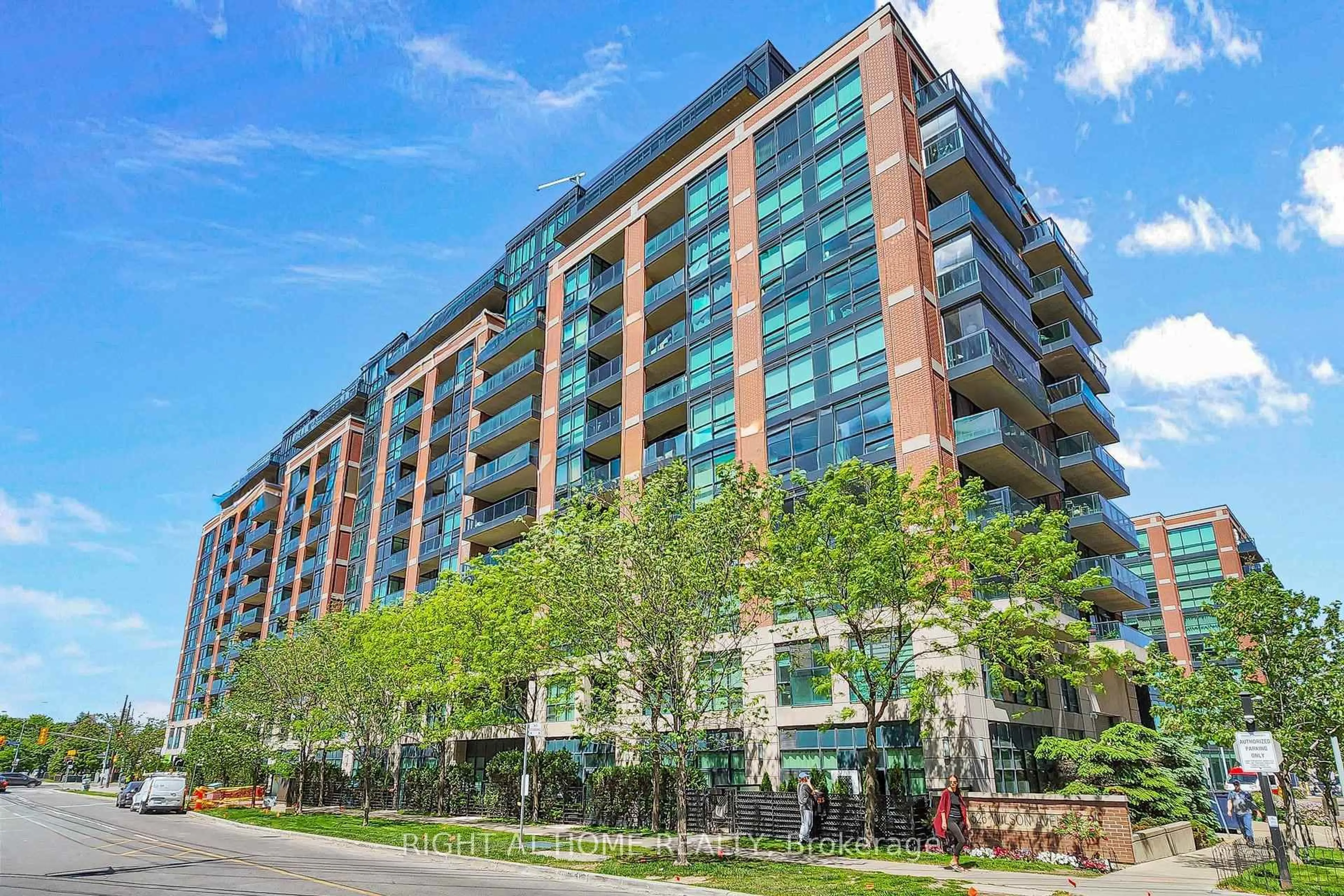 Patio, building for 525 Wilson Ave #326, Toronto Ontario M3H 0A7