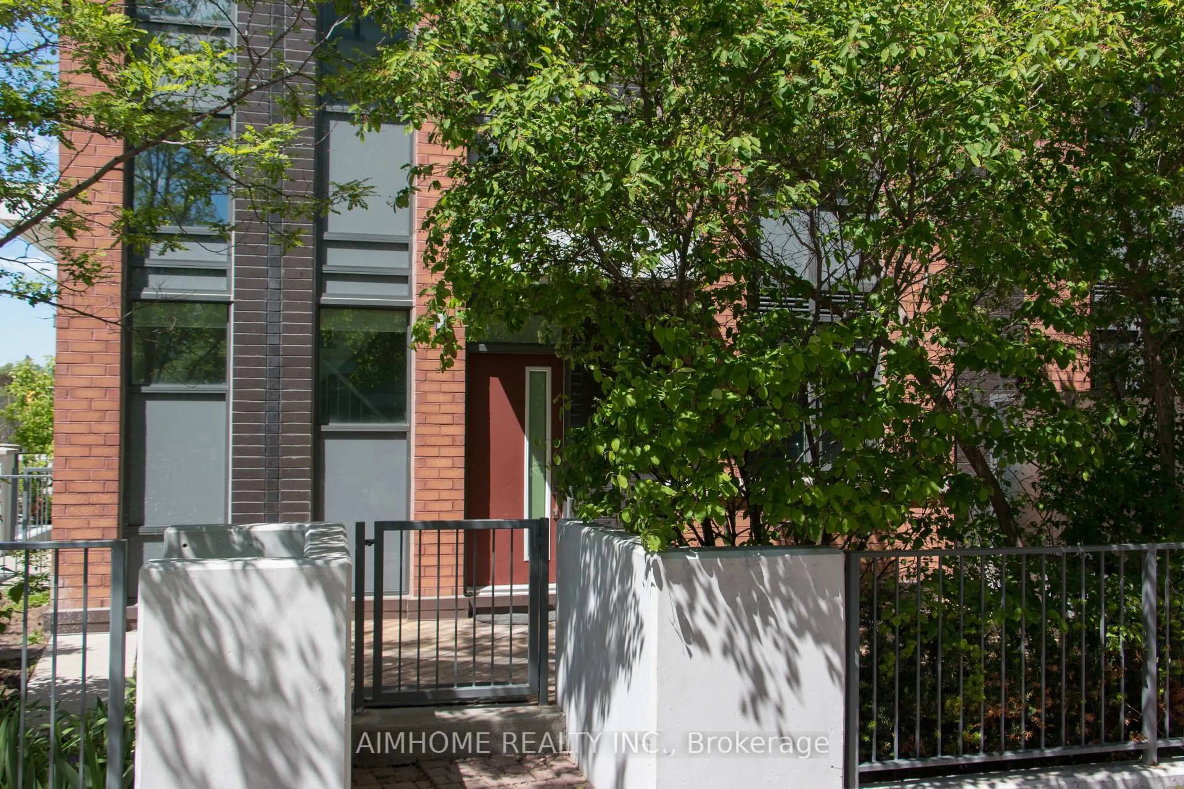 Home with brick exterior material, street for 26 Churchill Ave #TH120, Toronto Ontario M2N 0J3