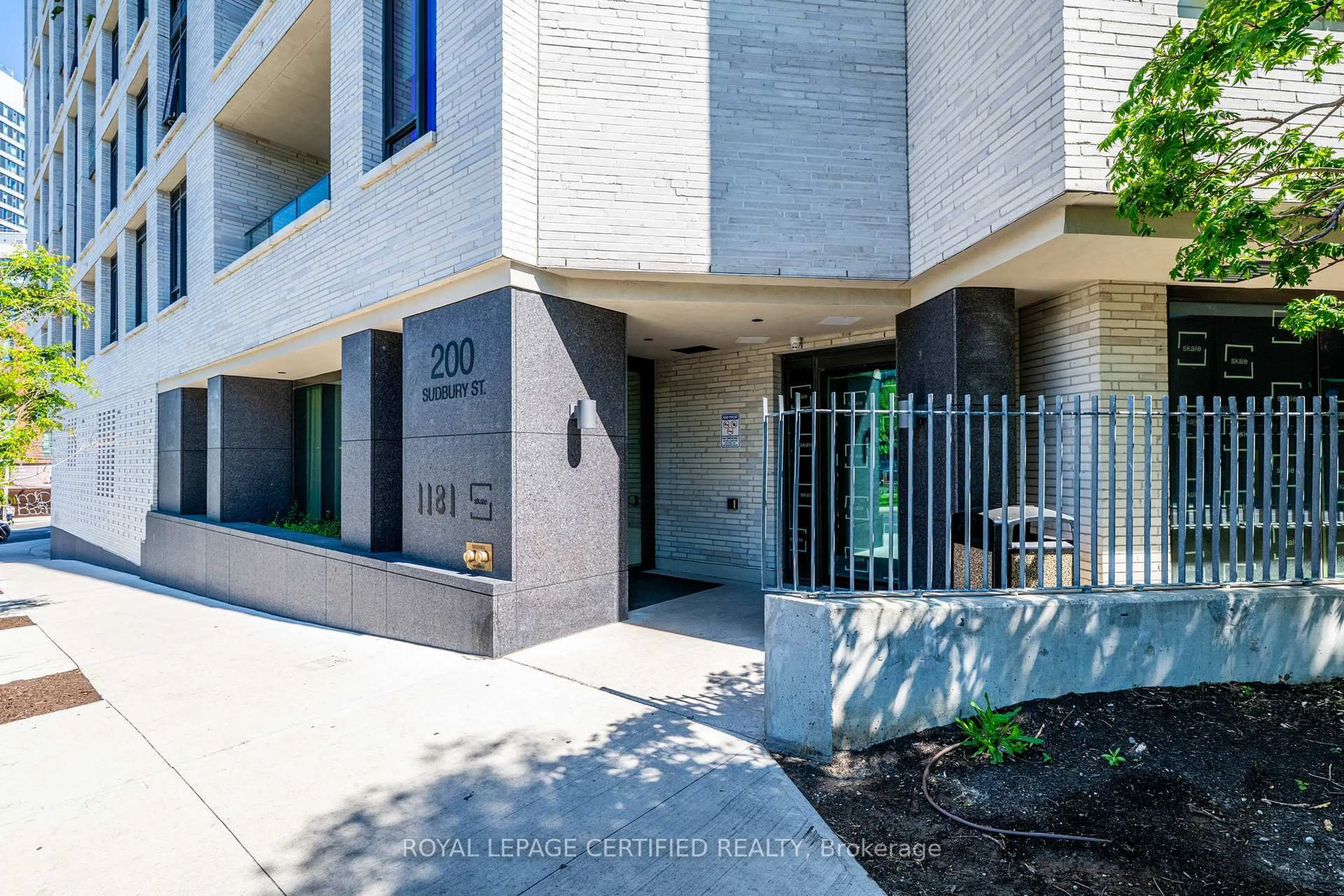 Unknown for 200 Sudbury St #411, Toronto Ontario M6H 0H1