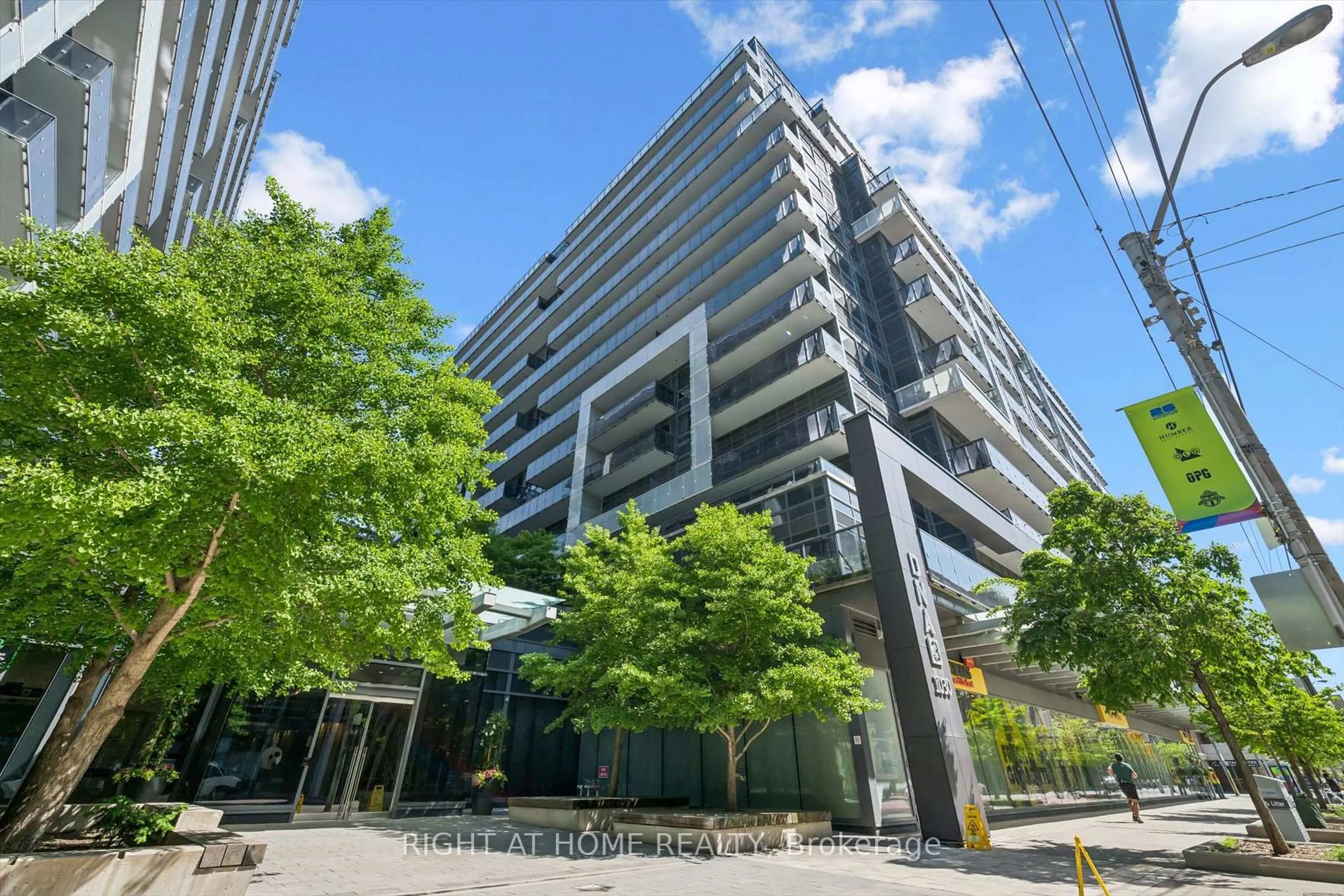 Unknown for 1030 King St #418, Toronto Ontario M6K 3N3