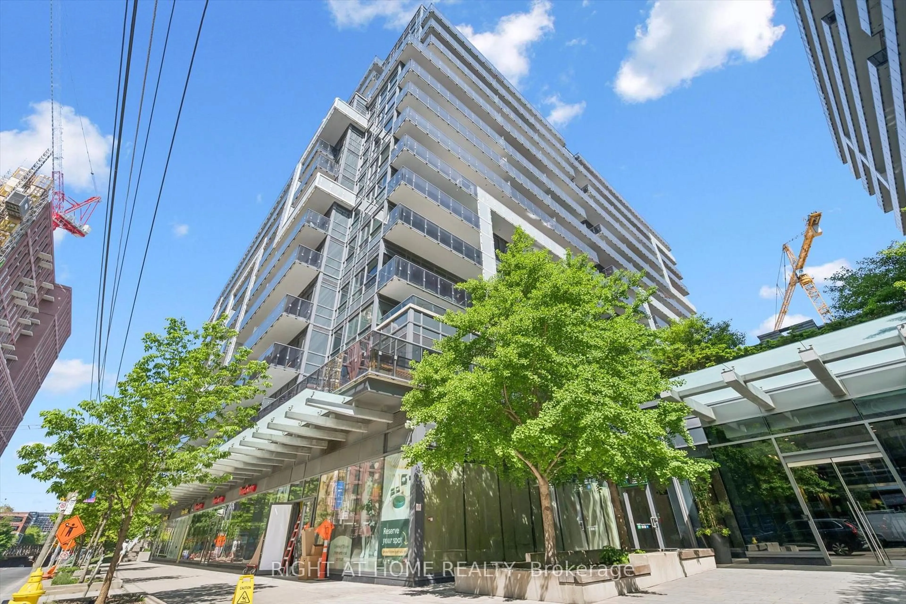 Unknown for 1030 King St #418, Toronto Ontario M6K 3N3