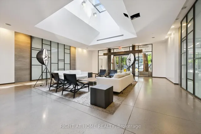 1030 King St #418, Toronto 4