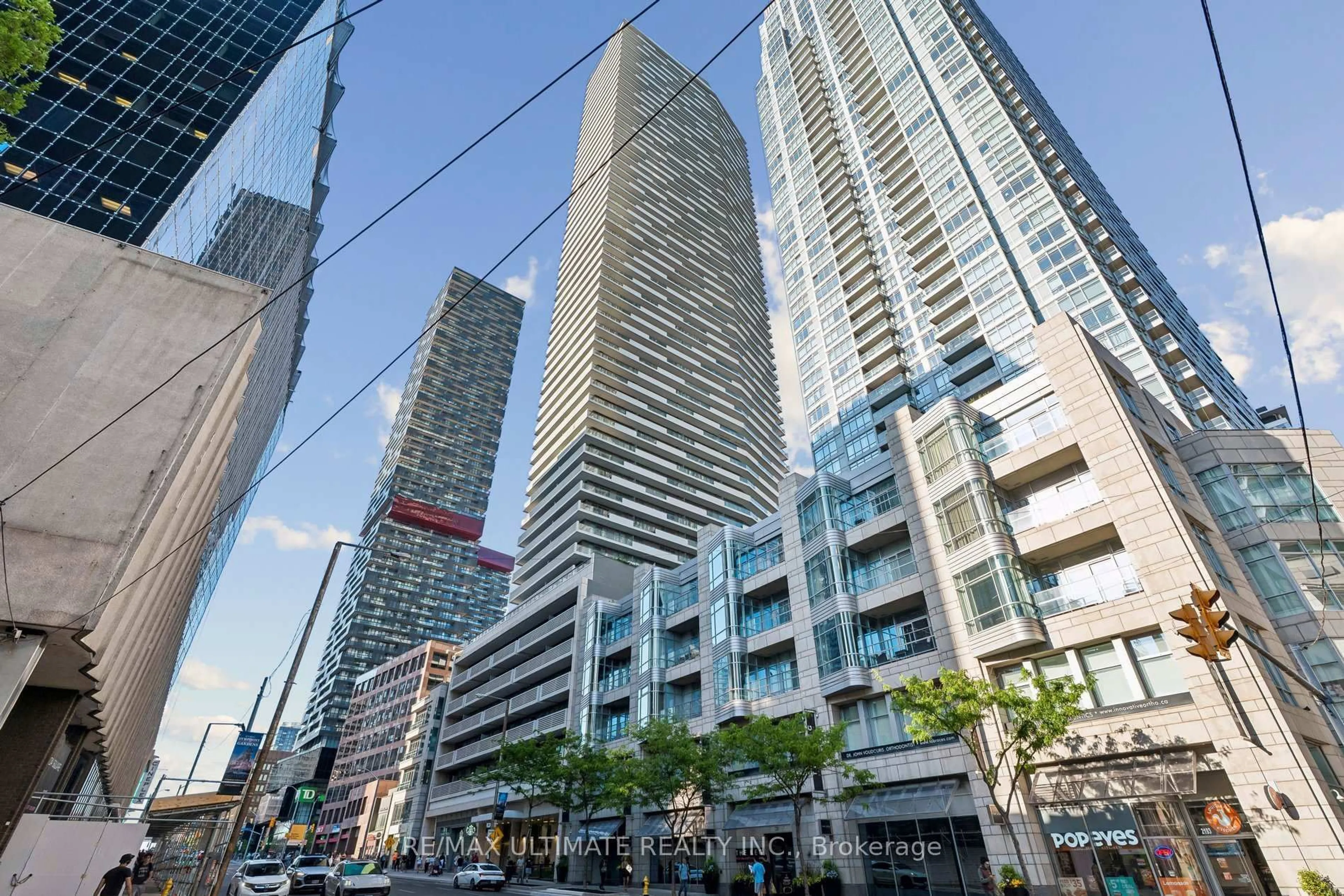 Unknown for 2221 Yonge St #3905, Toronto Ontario M4S 2B4