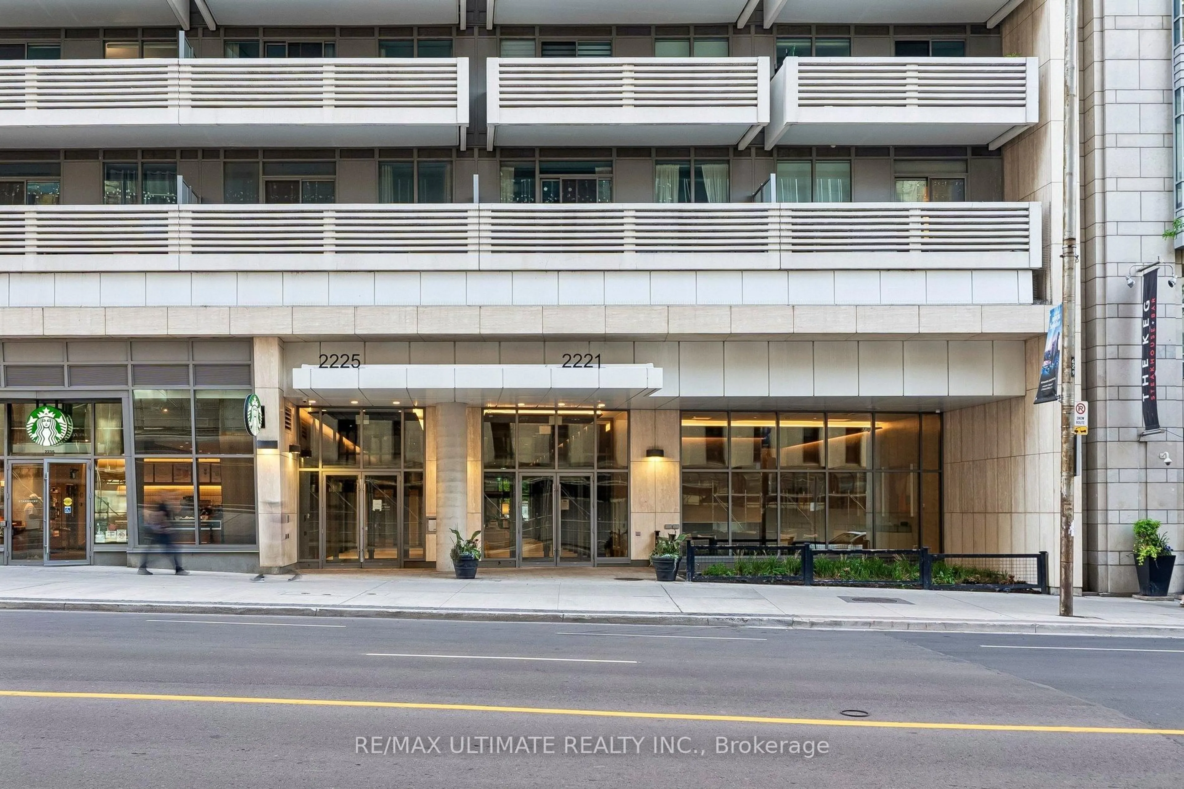 Unknown for 2221 Yonge St #3905, Toronto Ontario M4S 2B4