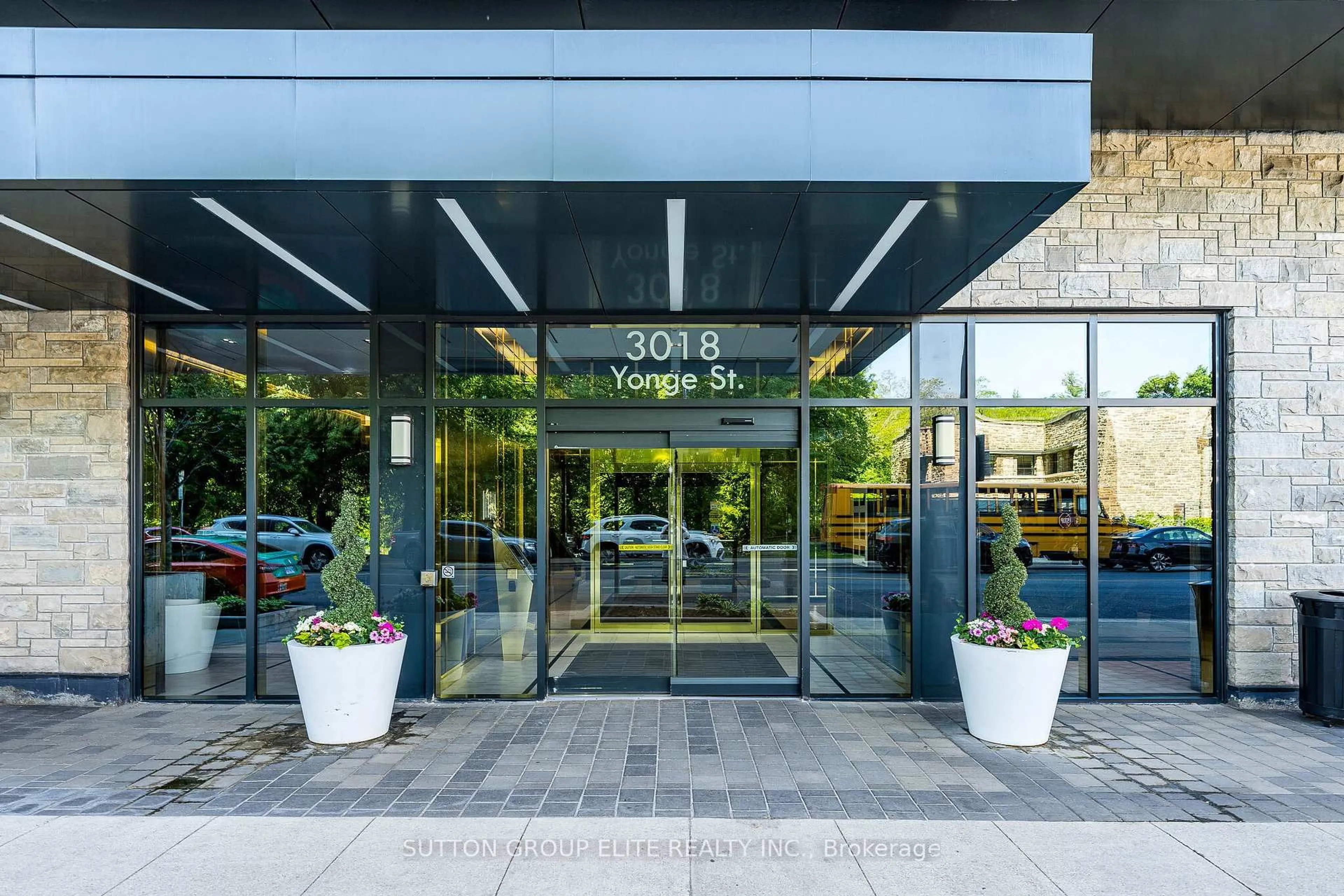 Lobby for 3018 Yonge St #814, Toronto Ontario M4N 0A5