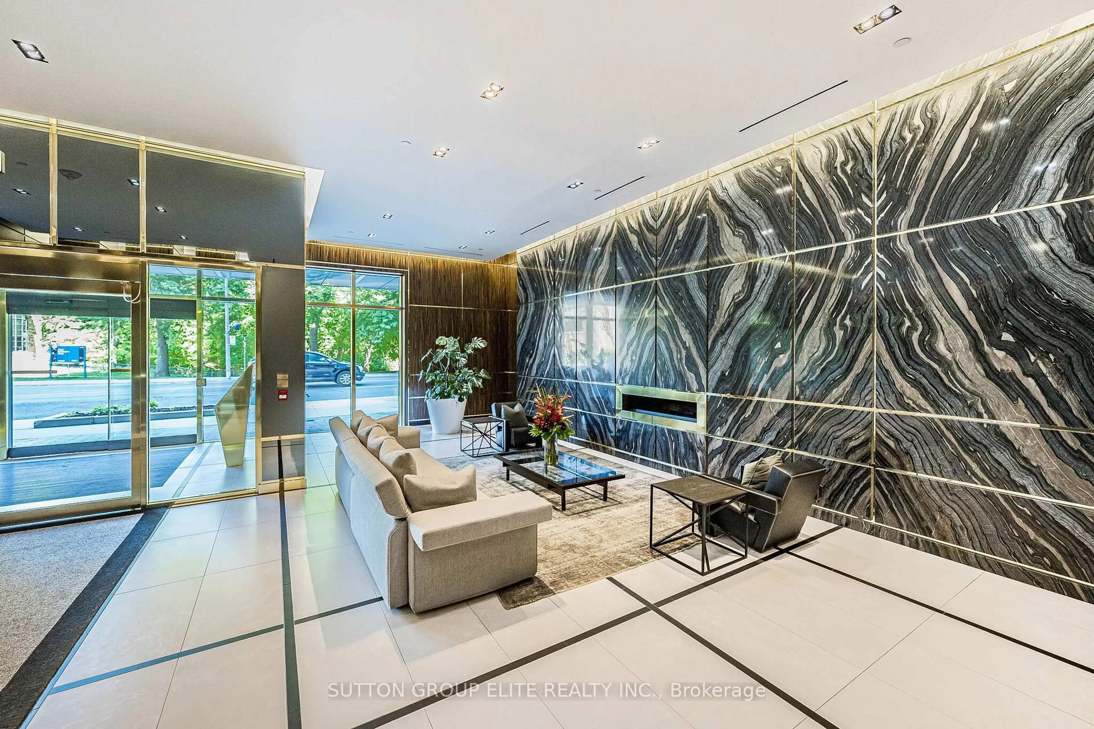 Lobby for 3018 Yonge St #814, Toronto Ontario M4N 0A5