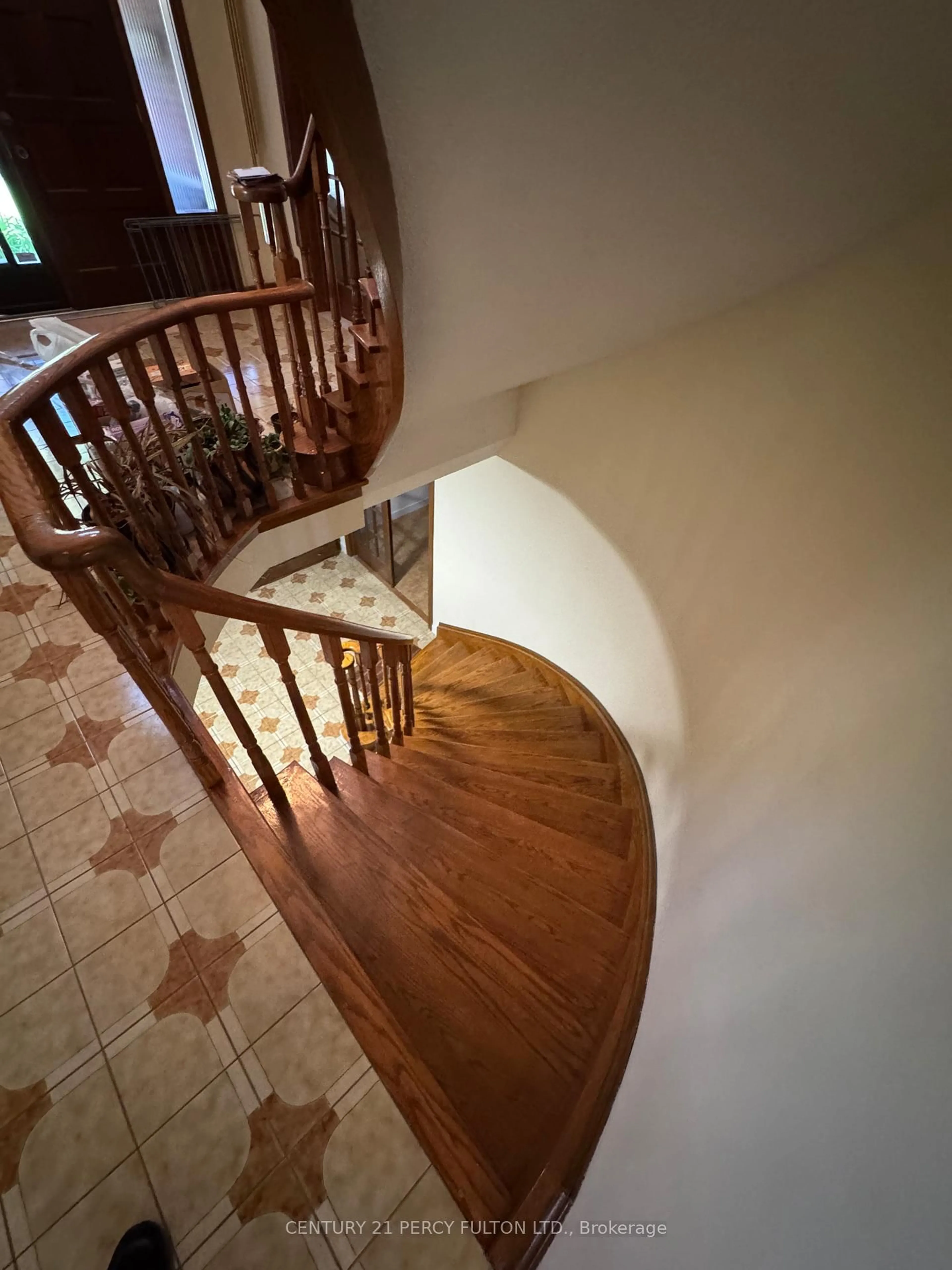 Stairs for 29 Ernest Ave, Toronto Ontario M2J 3T4