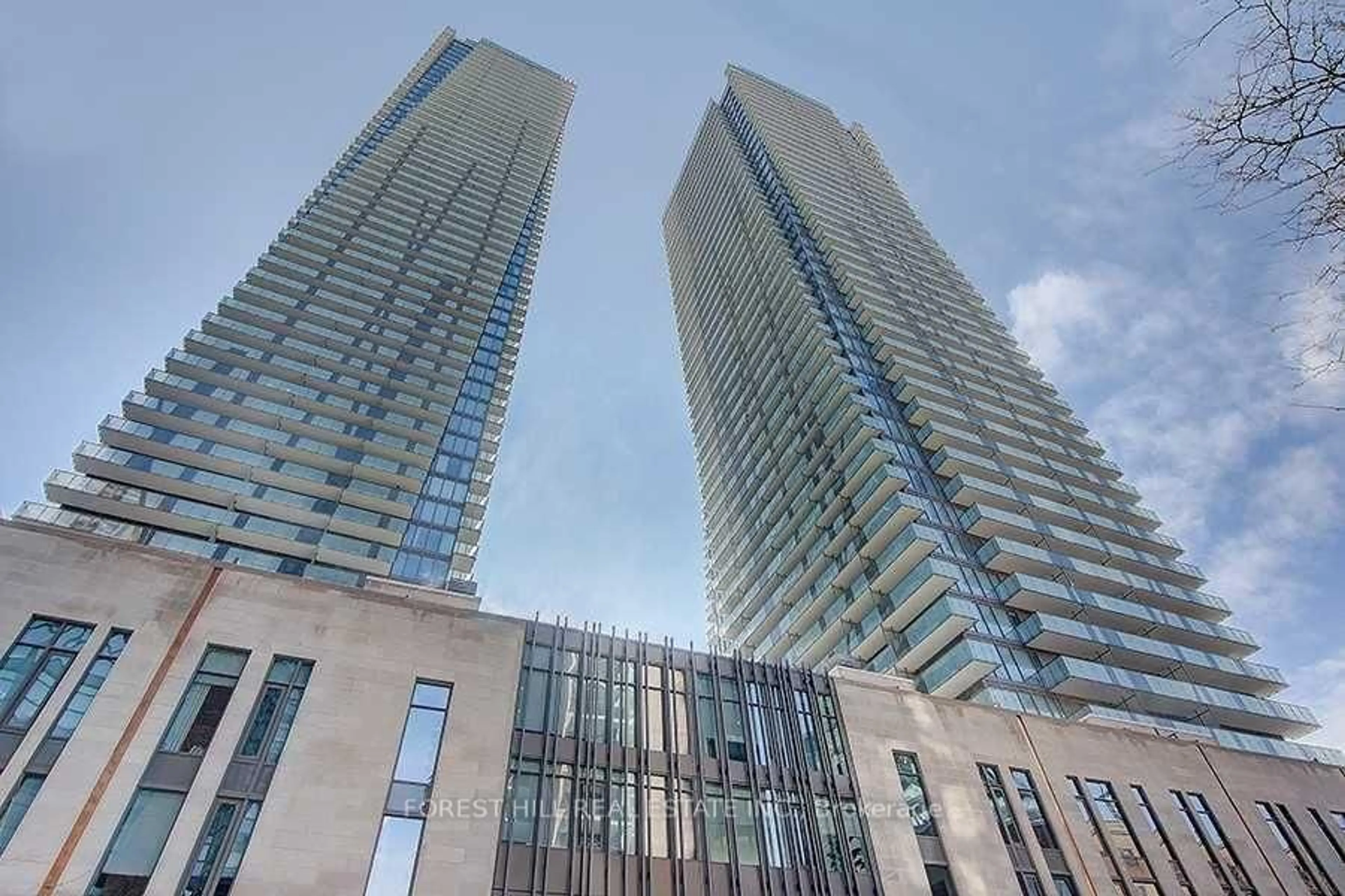 Indoor foyer for 65 St Mary St #4401, Toronto Ontario M5S 0A6