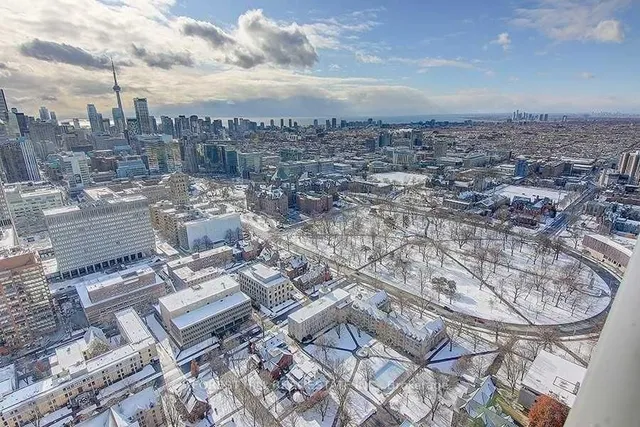 65 St Mary St #4401, Toronto 4
