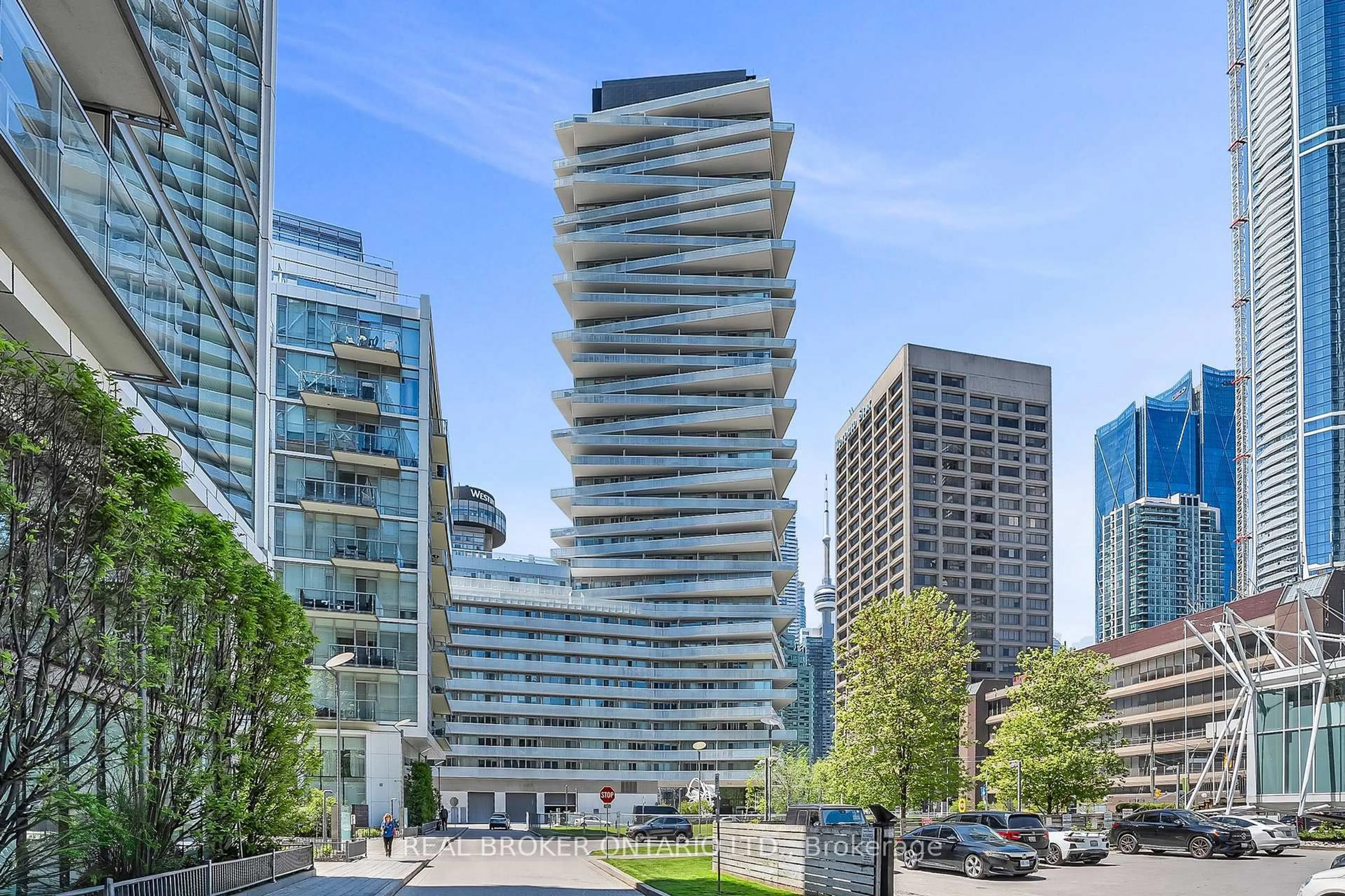 Unknown for 15 Queens Quay #2706, Toronto Ontario M5E 0C5