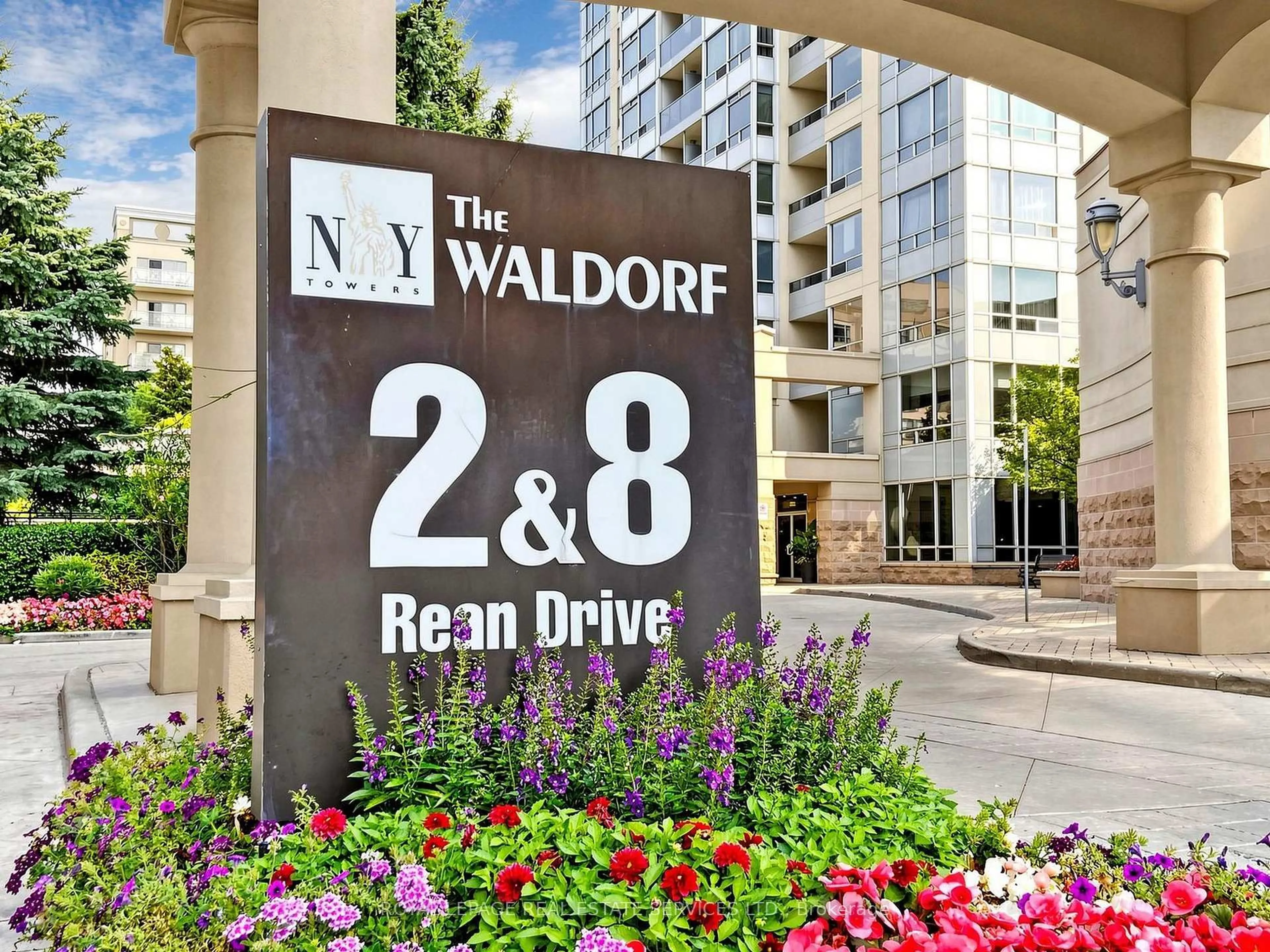 Indoor foyer for 2 Rean Dr #1111, Toronto Ontario M2K 3B8