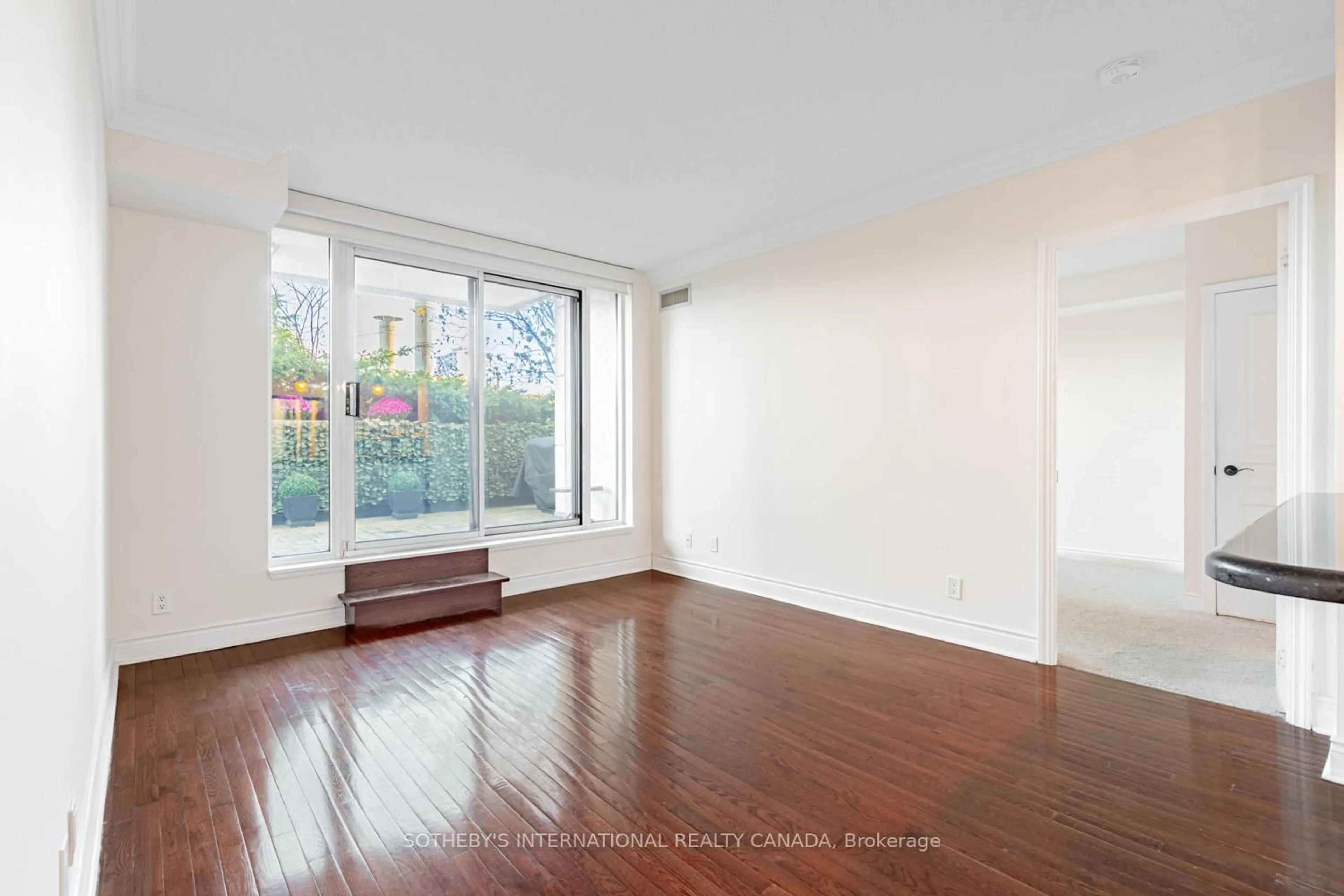 A pic of a room for 10 Delisle Ave #327, Toronto Ontario M4V 3C6