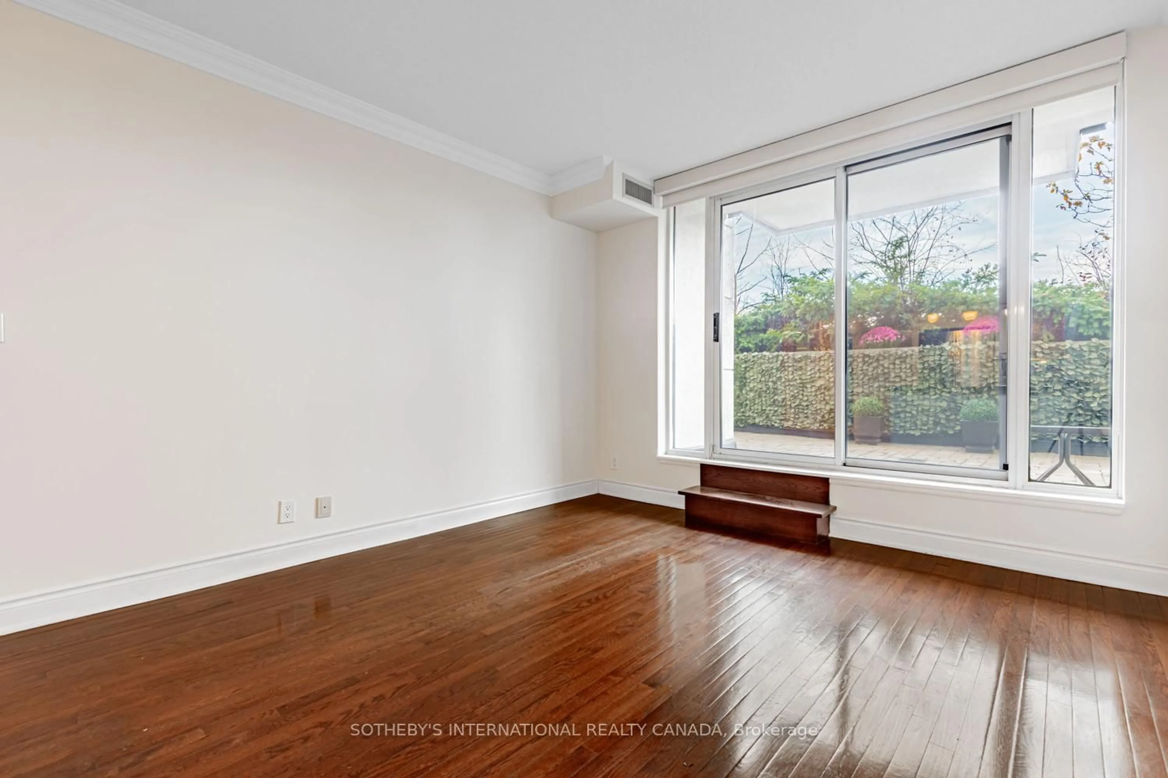 A pic of a room for 10 Delisle Ave #327, Toronto Ontario M4V 3C6