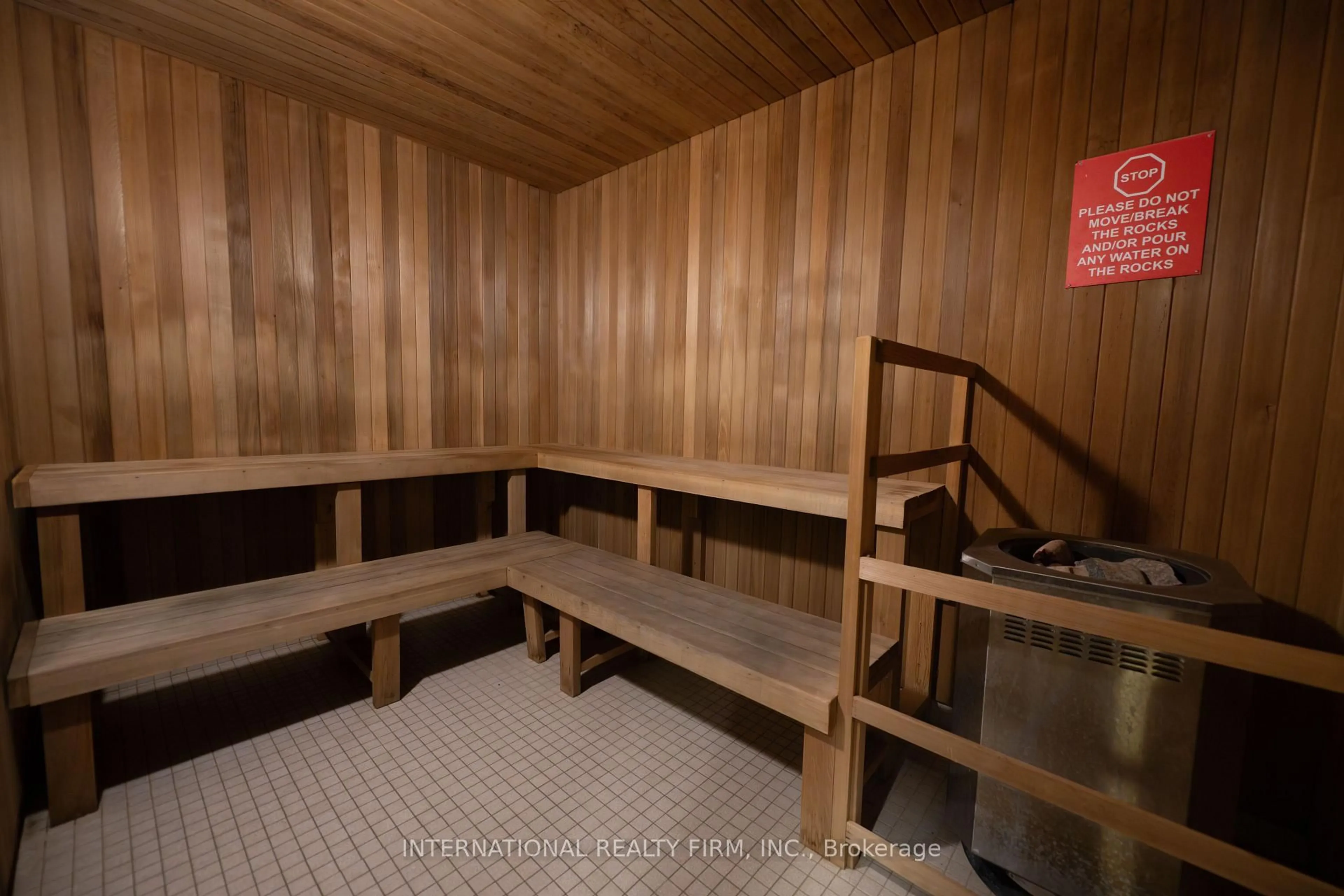 A pic of a room for 320 Richmond St #208, Toronto Ontario M5A 1P9