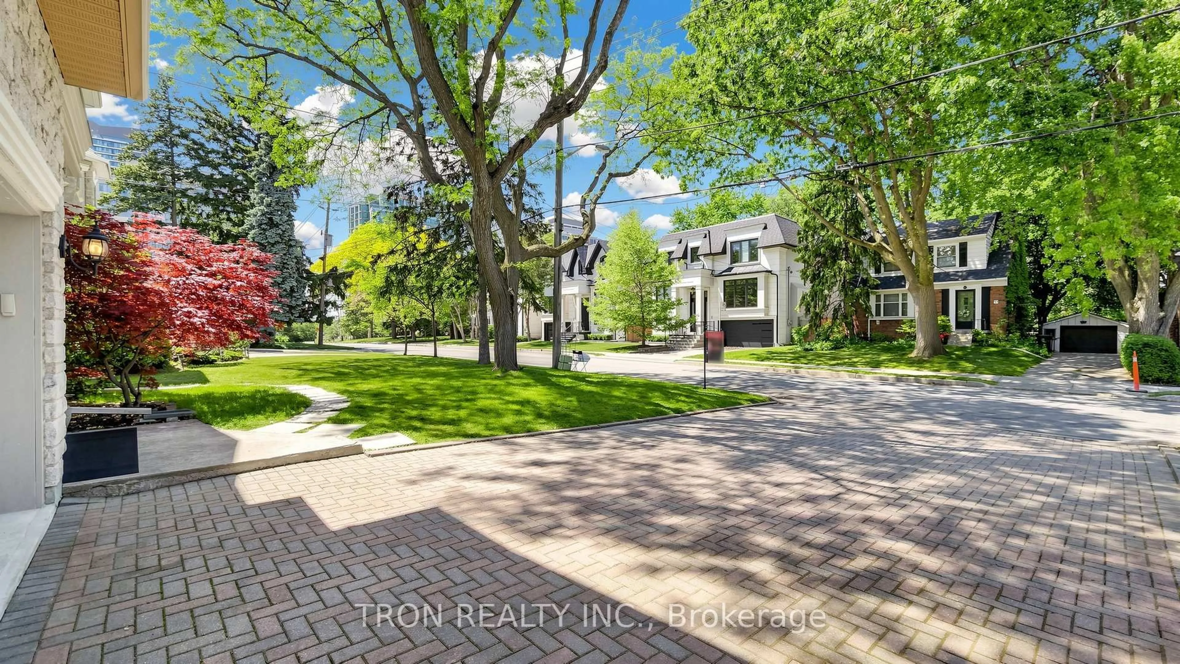 A pic from outside/outdoor area/front of a property/back of a property/a pic from drone, street for 59 Norton Ave, Toronto Ontario M2N 4A2