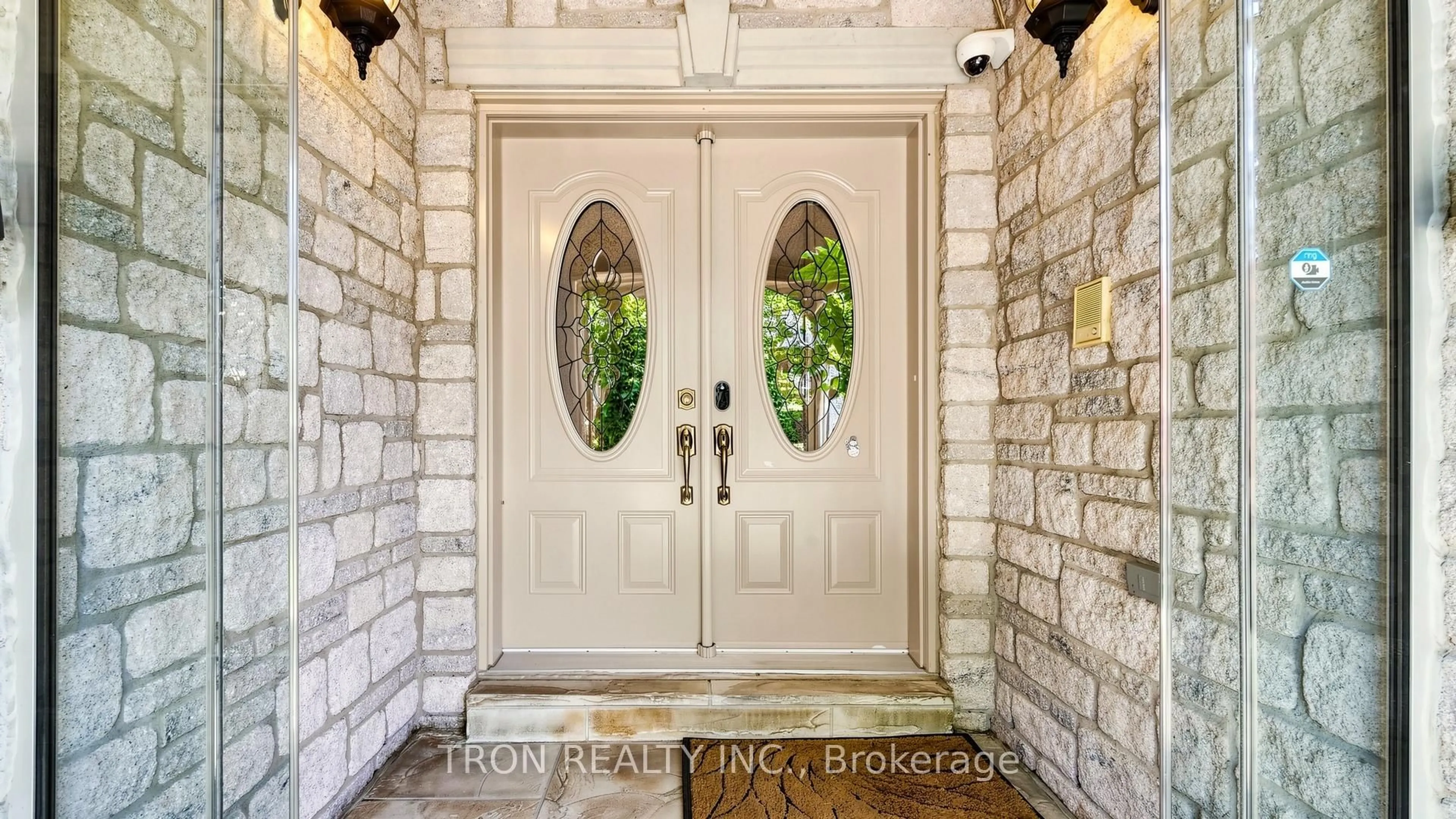 Indoor entryway for 59 Norton Ave, Toronto Ontario M2N 4A2