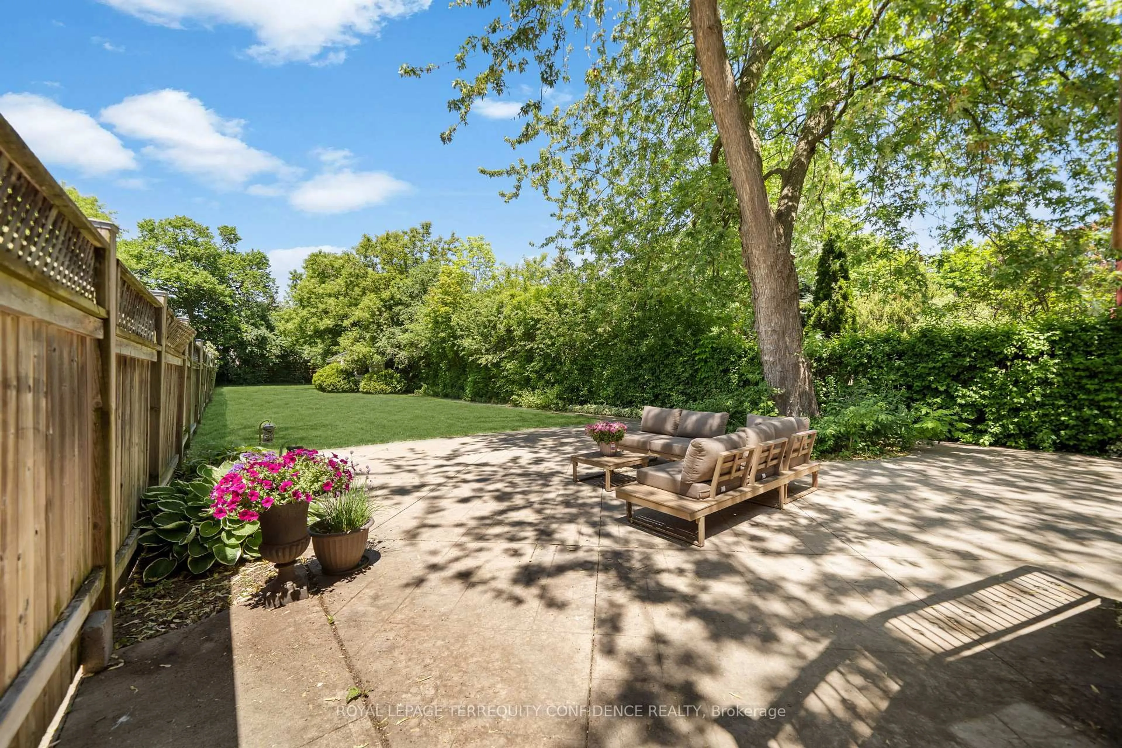 Patio, unknown for 466A Ellerslie Ave, Toronto Ontario M2R 1C4