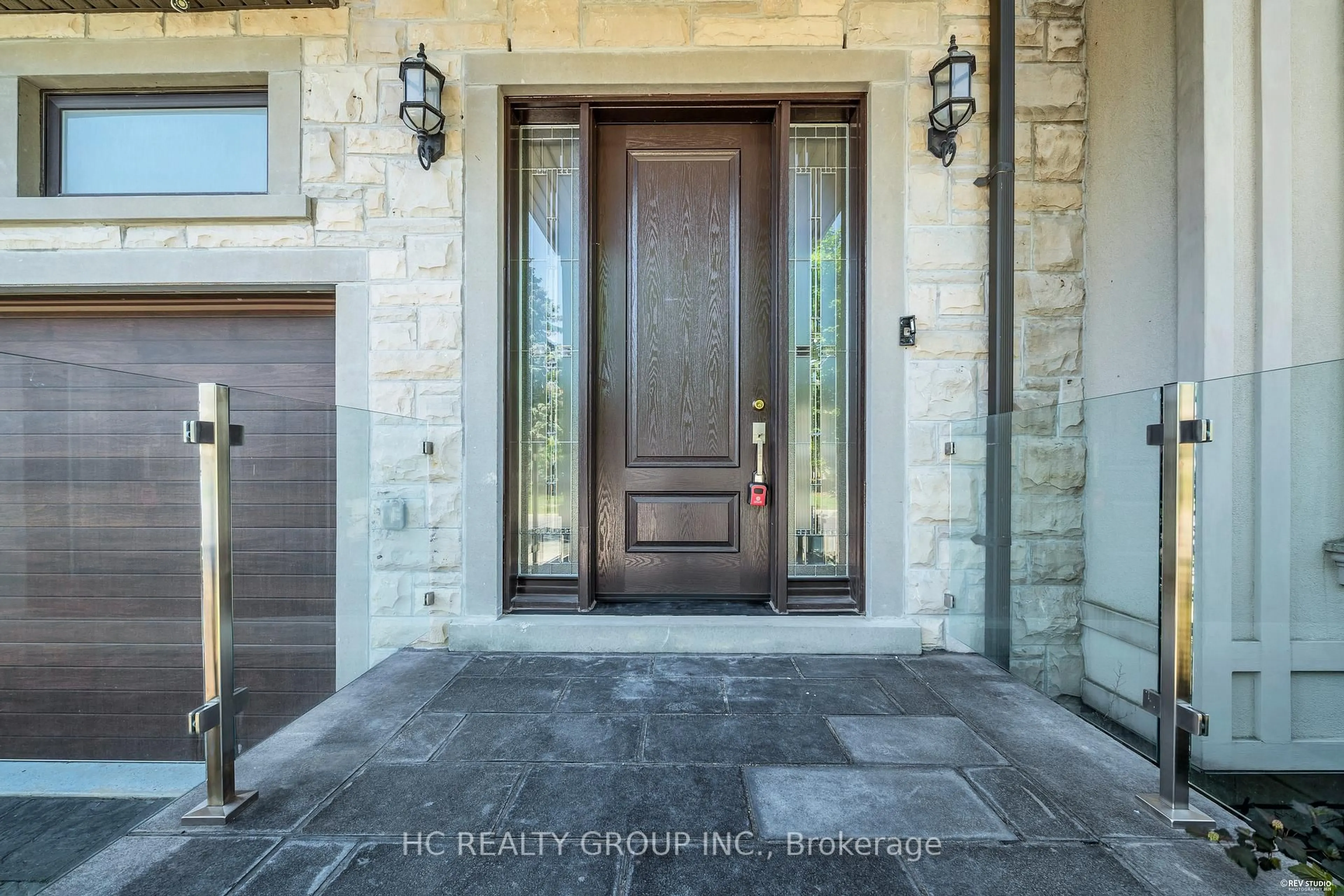 Indoor entryway for 15 Bevdale Rd, Toronto Ontario M2N 2G3