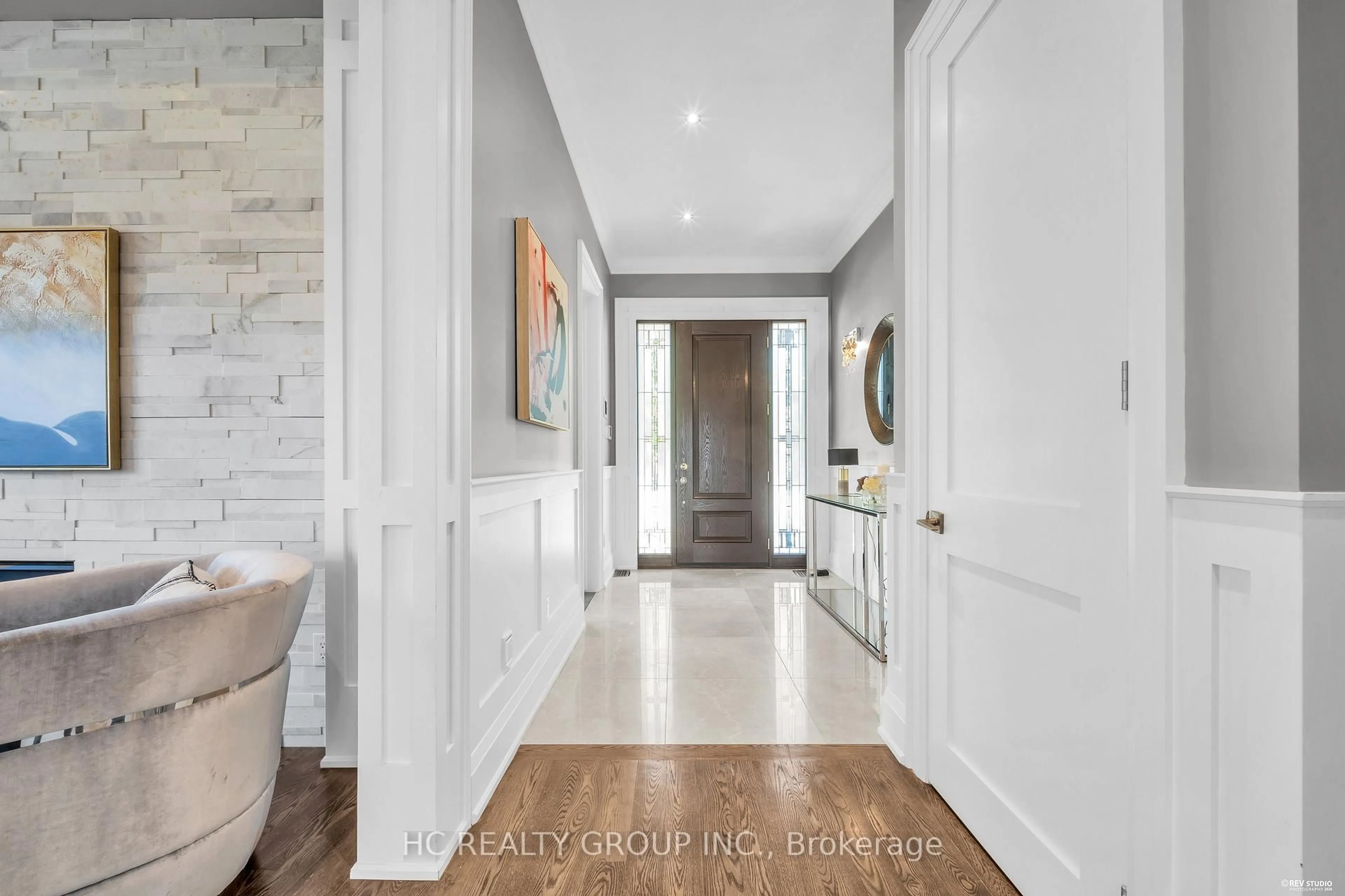 Indoor entryway for 15 Bevdale Rd, Toronto Ontario M2N 2G3
